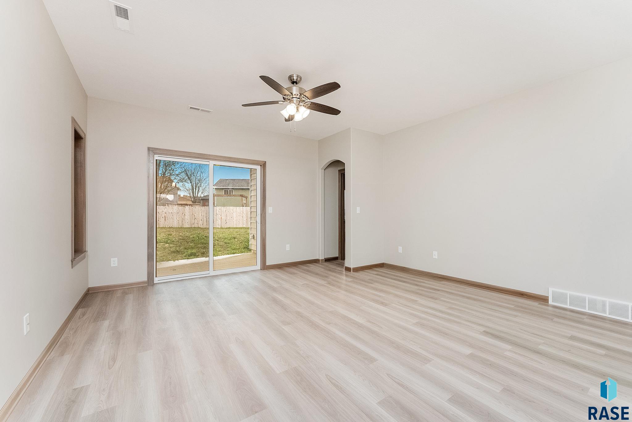 4513 W 34th St N Street, Sioux Falls, South Dakota image 9