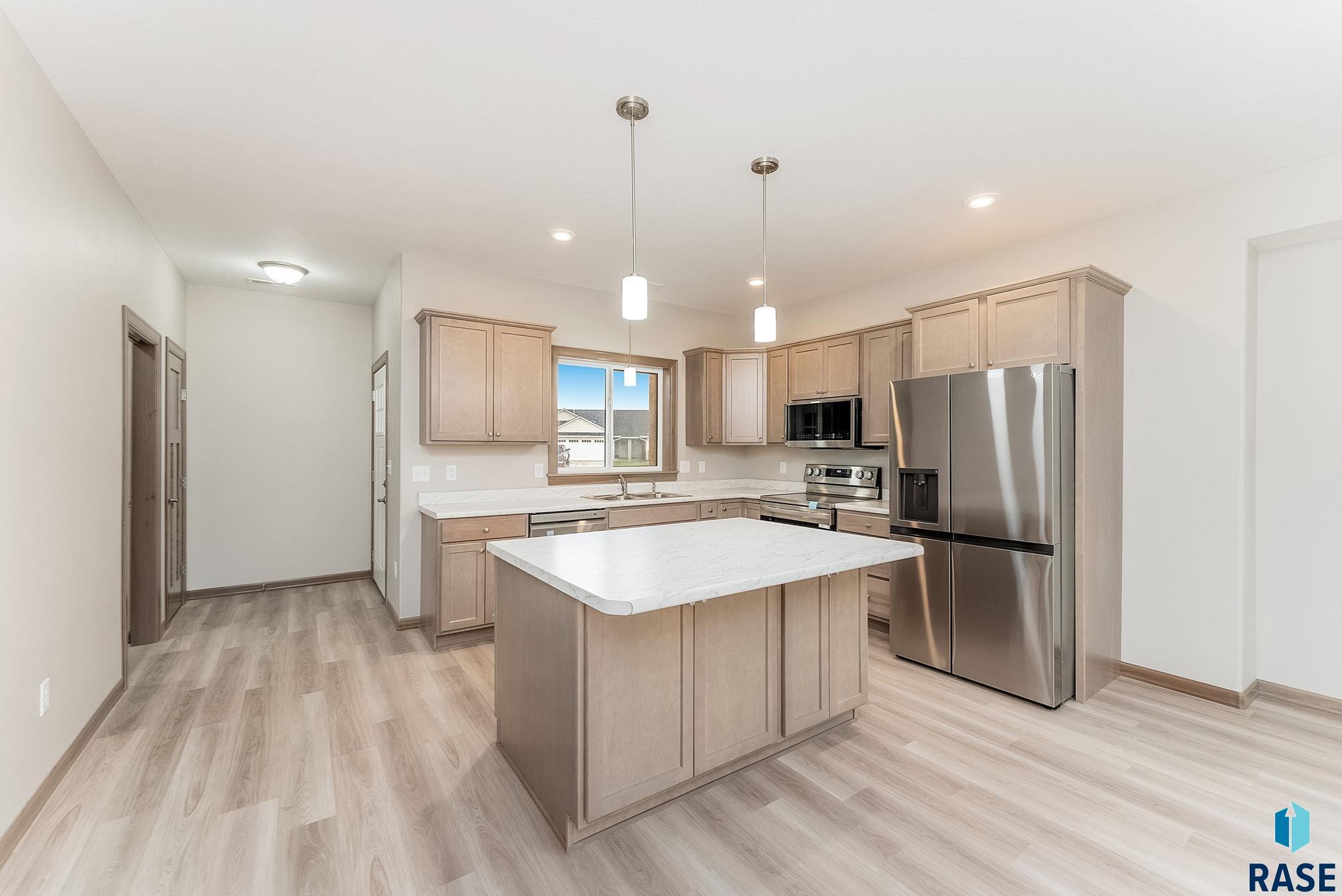 4513 W 34th St N Street, Sioux Falls, South Dakota image 2