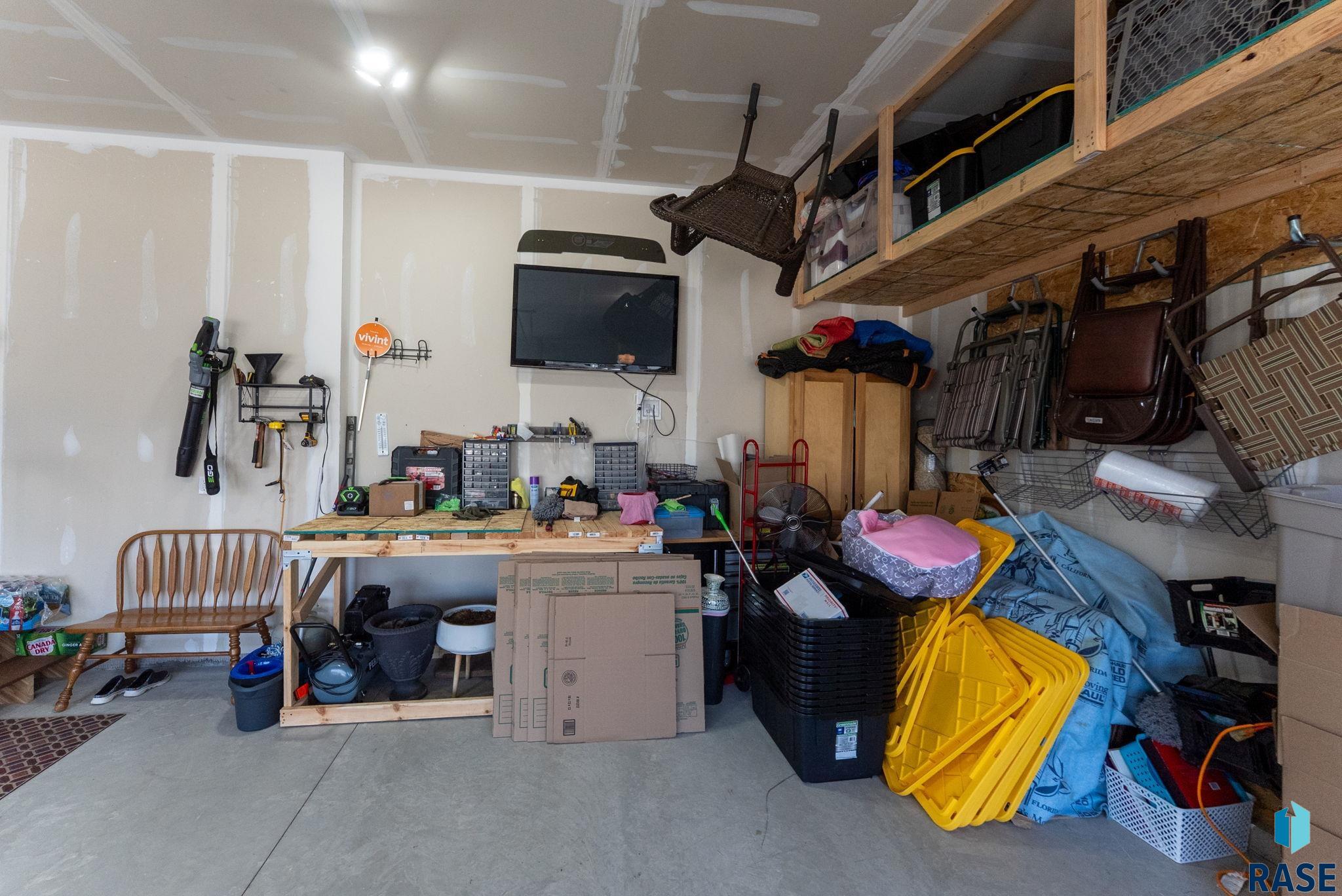 Sioux Falls, South Dakota 57108, United States, 5 Bedrooms Bedrooms, ,3 BathroomsBathrooms,Residential,Active,166865