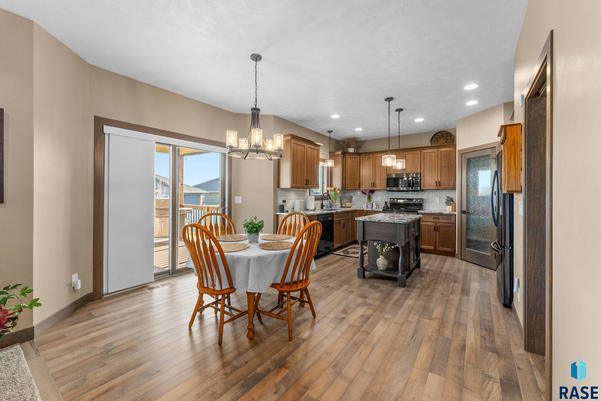 Sioux Falls, South Dakota 57108, United States, 5 Bedrooms Bedrooms, ,3 BathroomsBathrooms,Residential,Active,166865