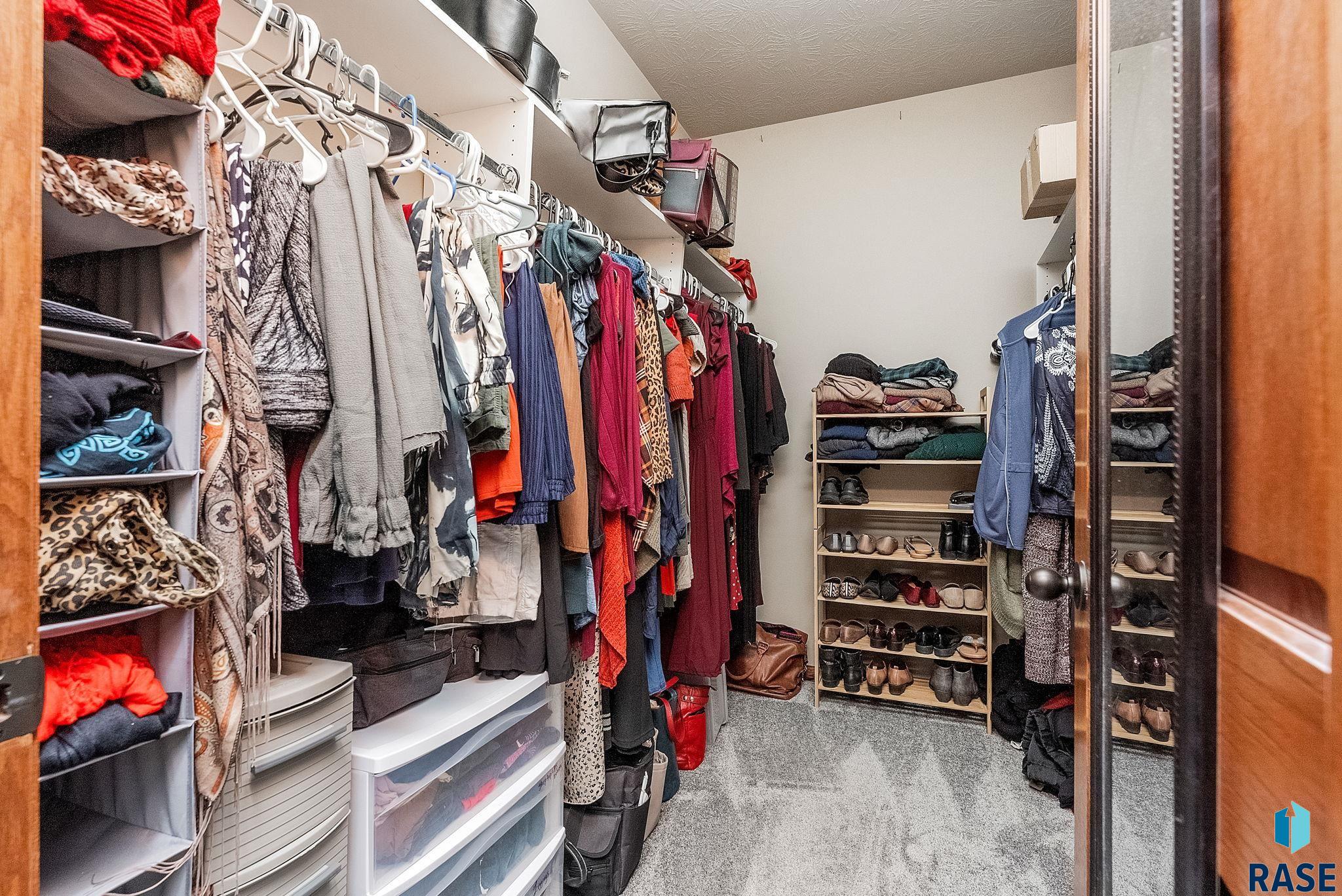 Sioux Falls, South Dakota 57106, United States, 3 Bedrooms Bedrooms, ,2 BathroomsBathrooms,Residential,Contingent,22116