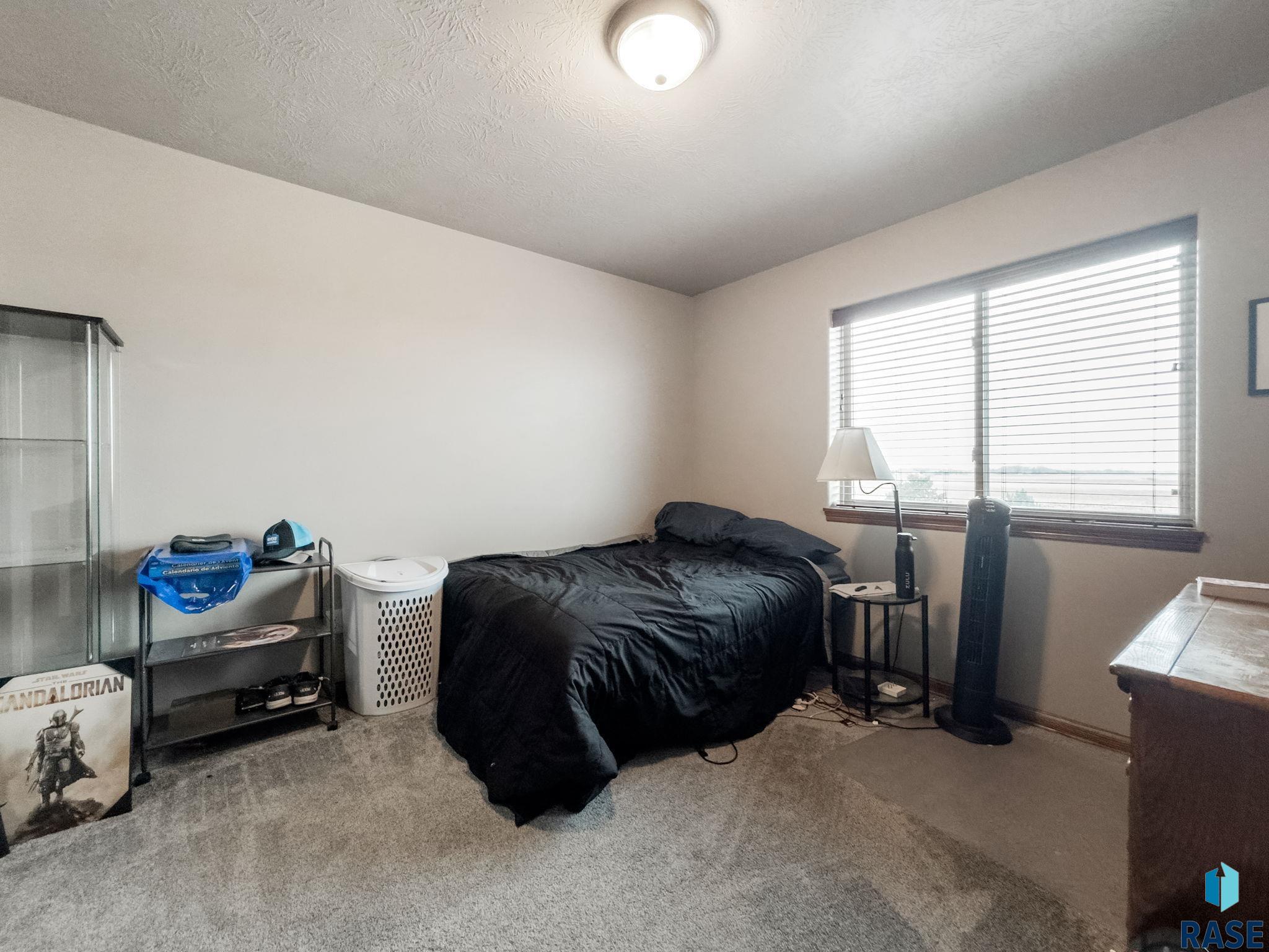 Sioux Falls, South Dakota 57106, United States, 3 Bedrooms Bedrooms, ,2 BathroomsBathrooms,Residential,Contingent,22116