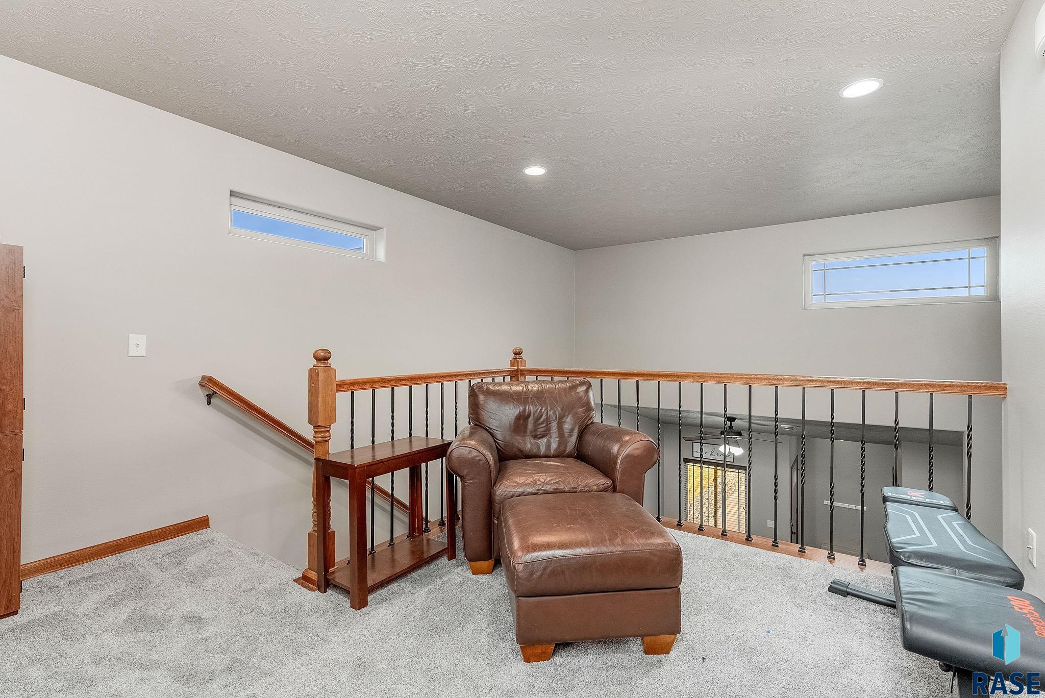 Sioux Falls, South Dakota 57106, United States, 3 Bedrooms Bedrooms, ,2 BathroomsBathrooms,Residential,Contingent,22116