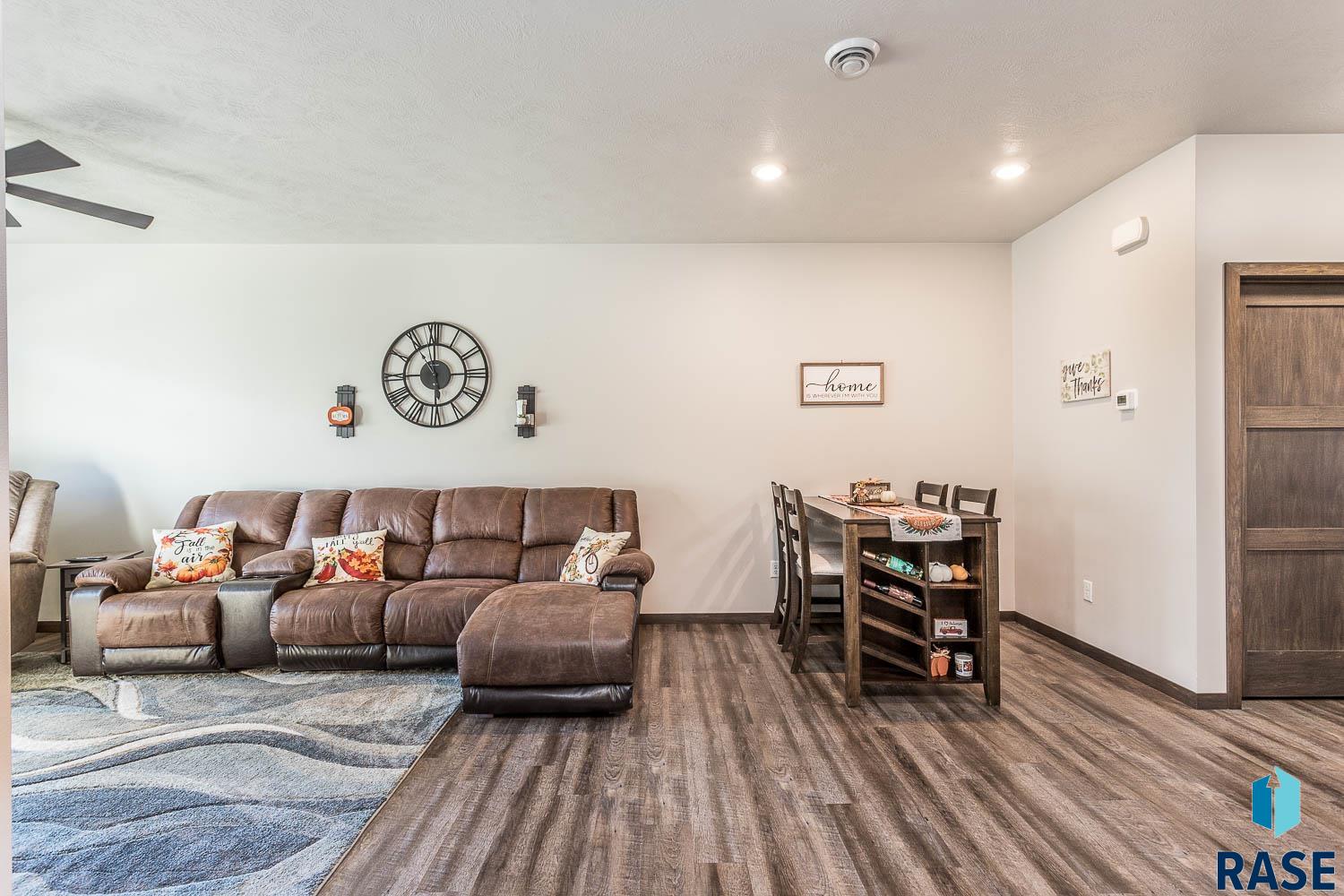 2569 E Meadowside Pl Place #11, Sioux Falls, South Dakota image 12