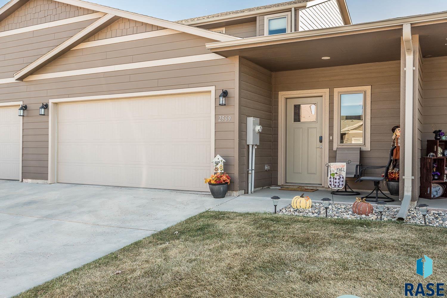 2569 E Meadowside Pl Place #11, Sioux Falls, South Dakota image 1