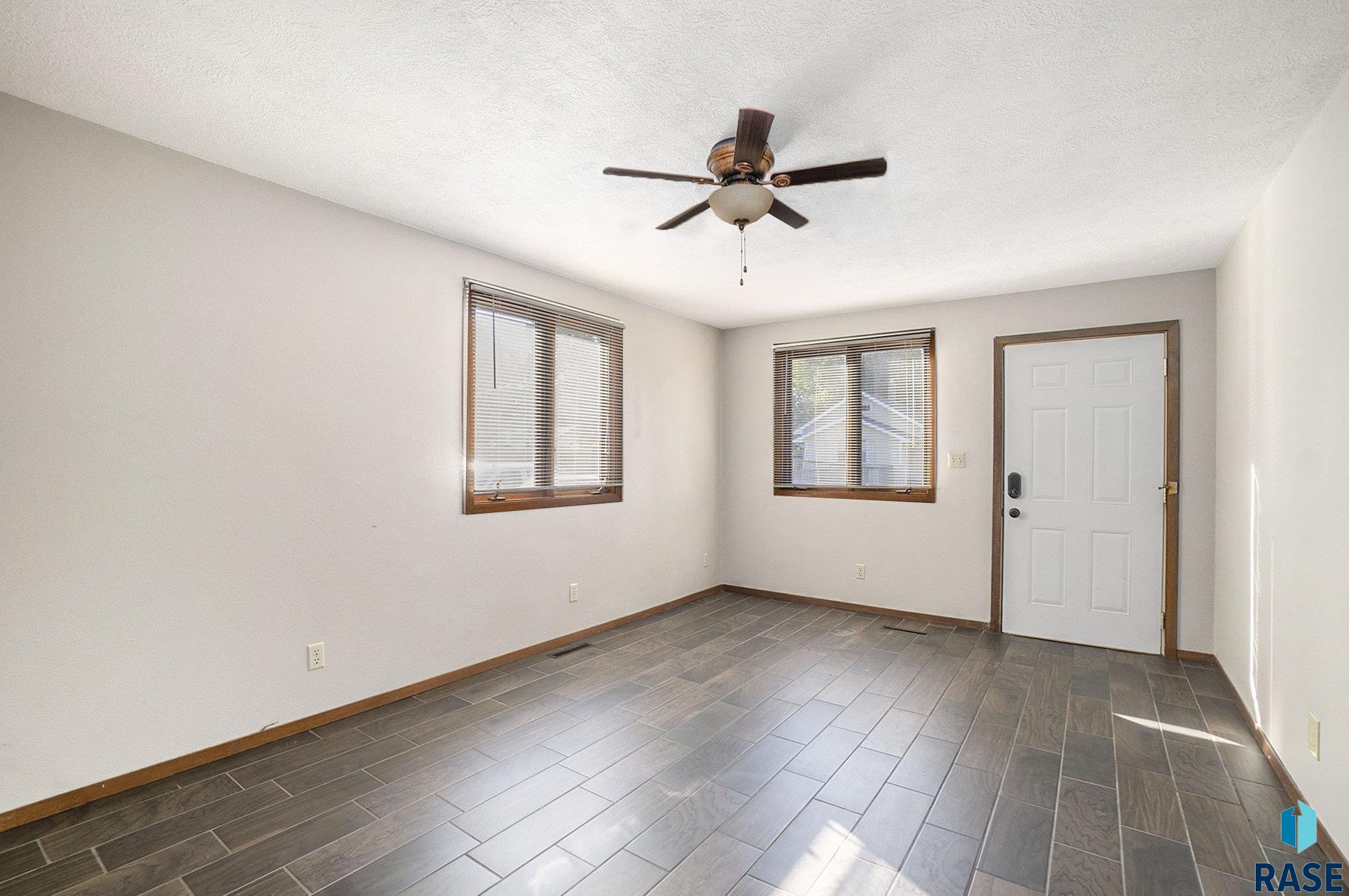 1512 W 7th St Street, Sioux Falls, South Dakota image 4