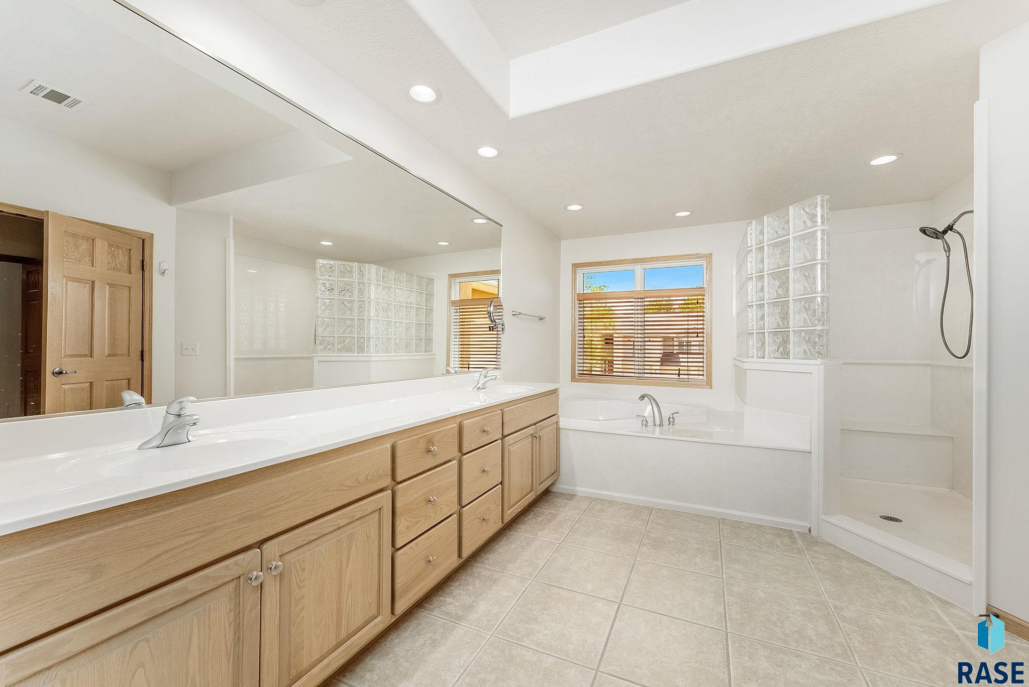 5918 S Grand Lodge Pl Place, Sioux Falls, New Jersey image 22