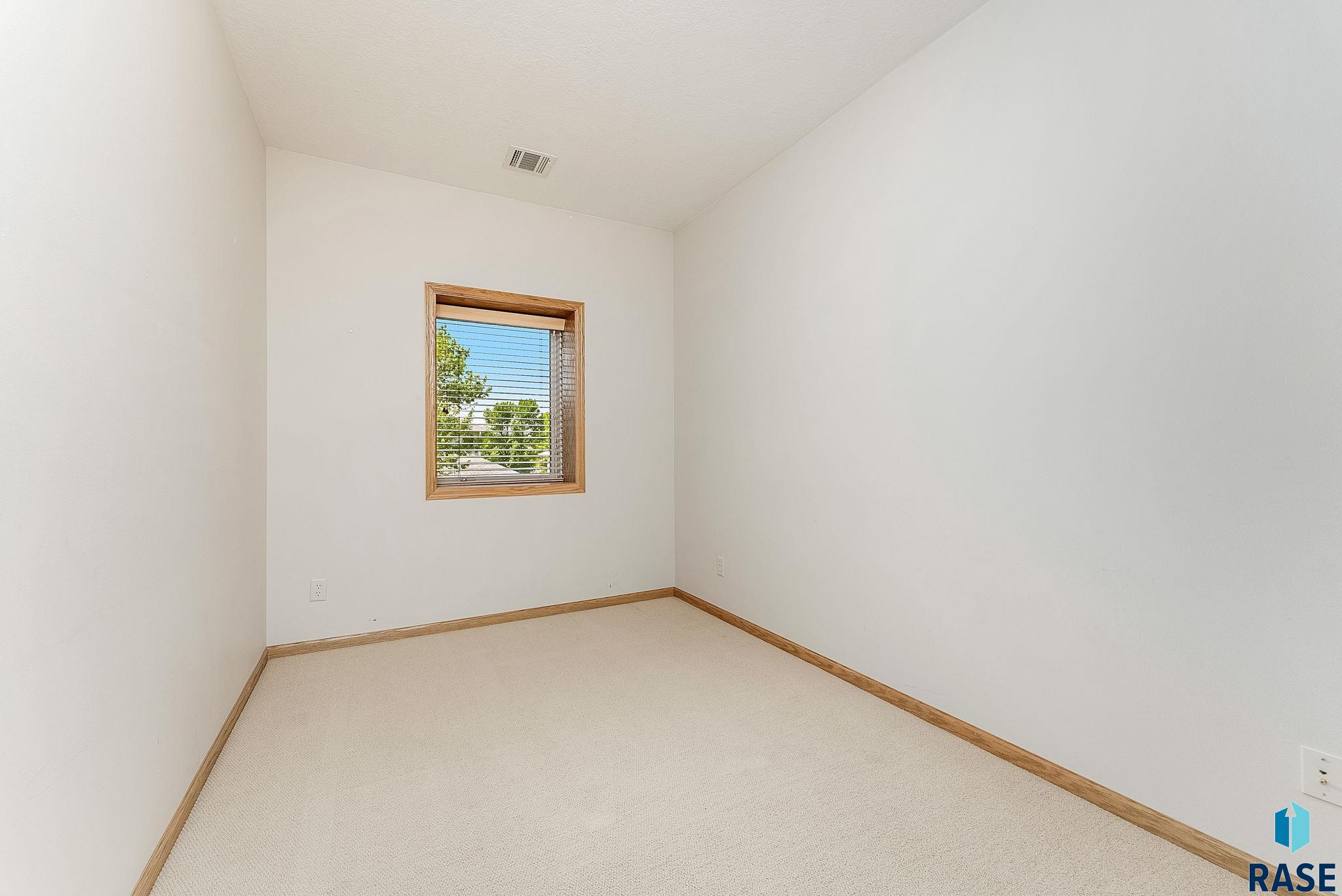 5918 S Grand Lodge Pl Place, Sioux Falls, New Jersey image 33