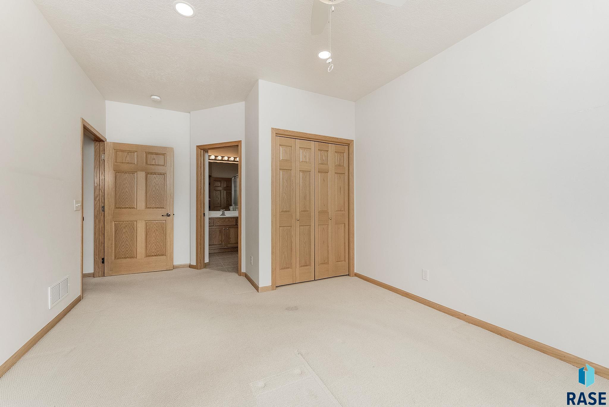 5918 S Grand Lodge Pl Place, Sioux Falls, New Jersey image 27
