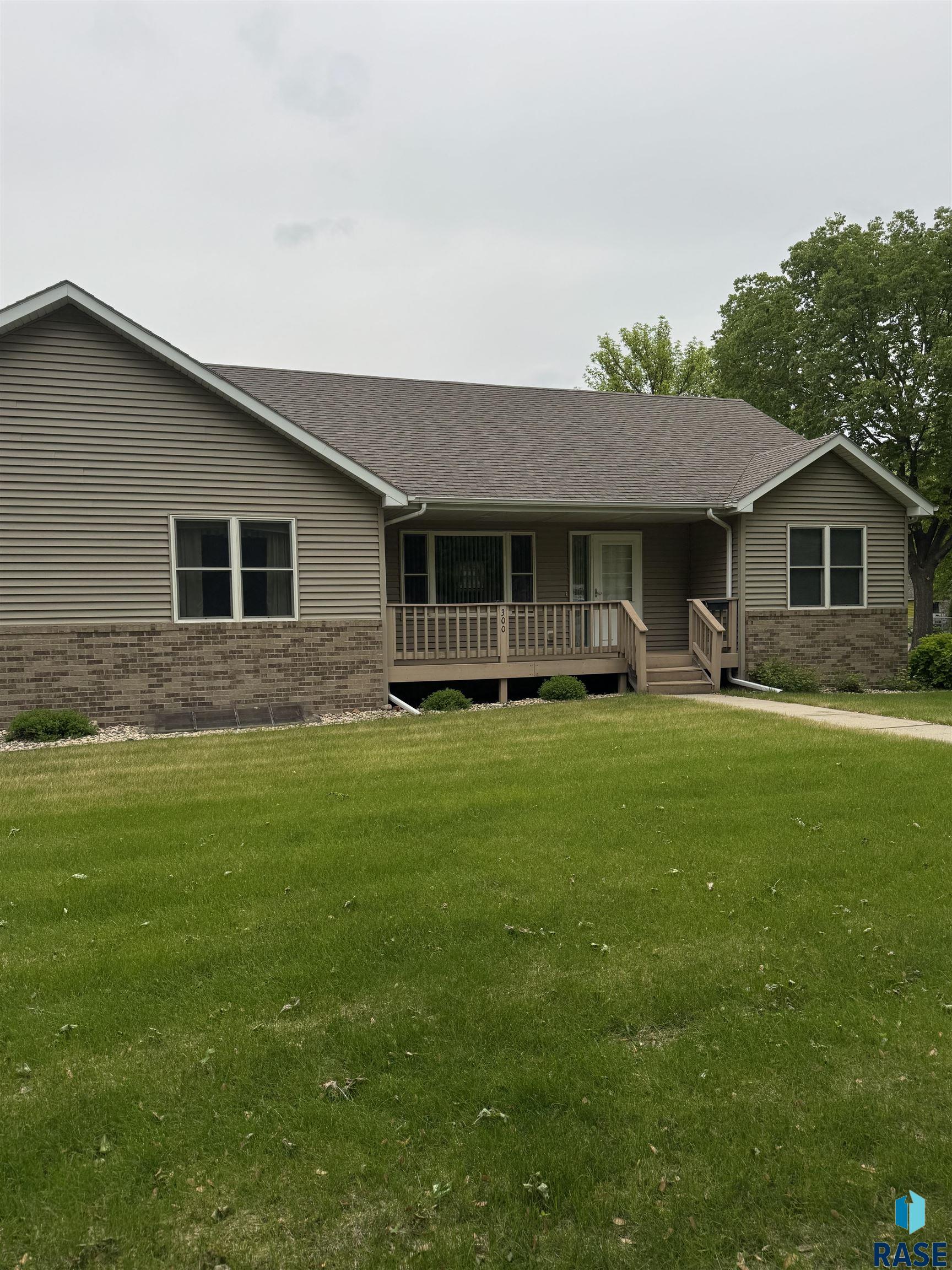 300 W Pipestone Ave Avenue, Flandreau, New Jersey image 2
