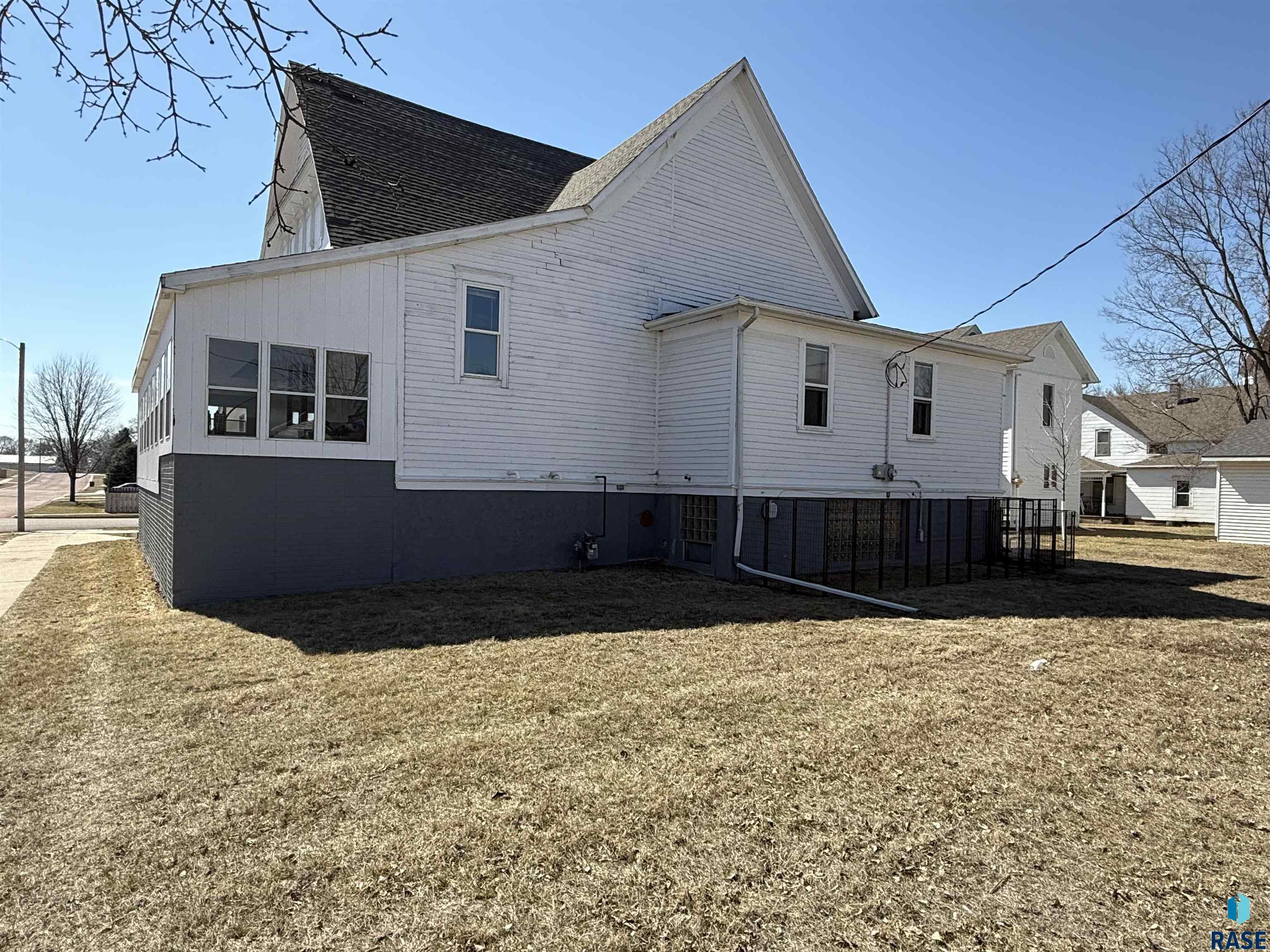 279 E 2nd St Street, Parker, South Dakota image 4