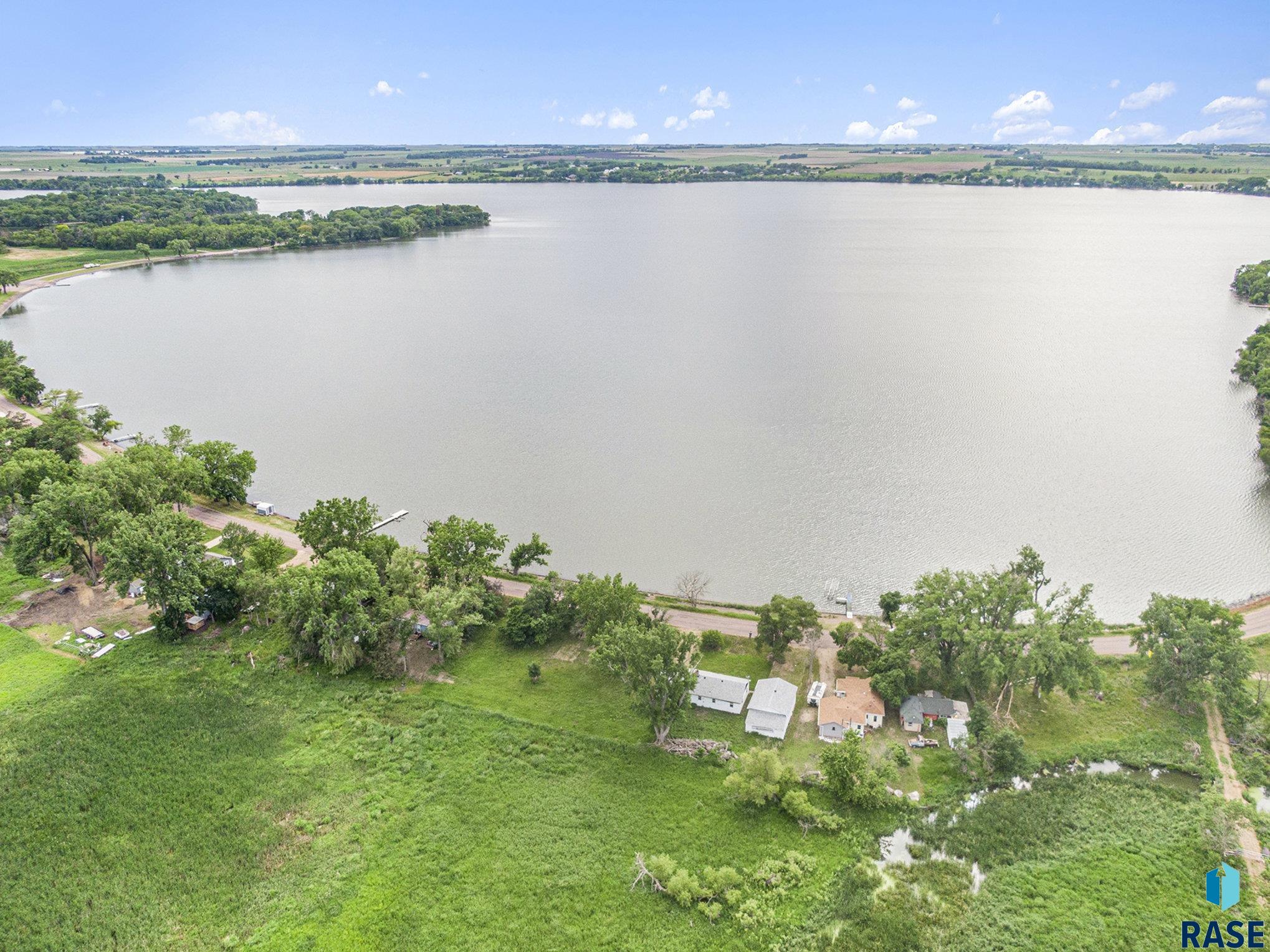 1540 Territorial Rd Road, Madison, South Dakota image 8