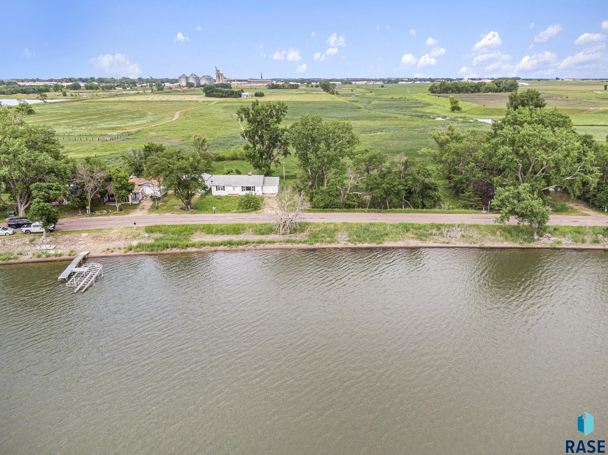 1540 Territorial Rd Road, Madison, South Dakota image 10