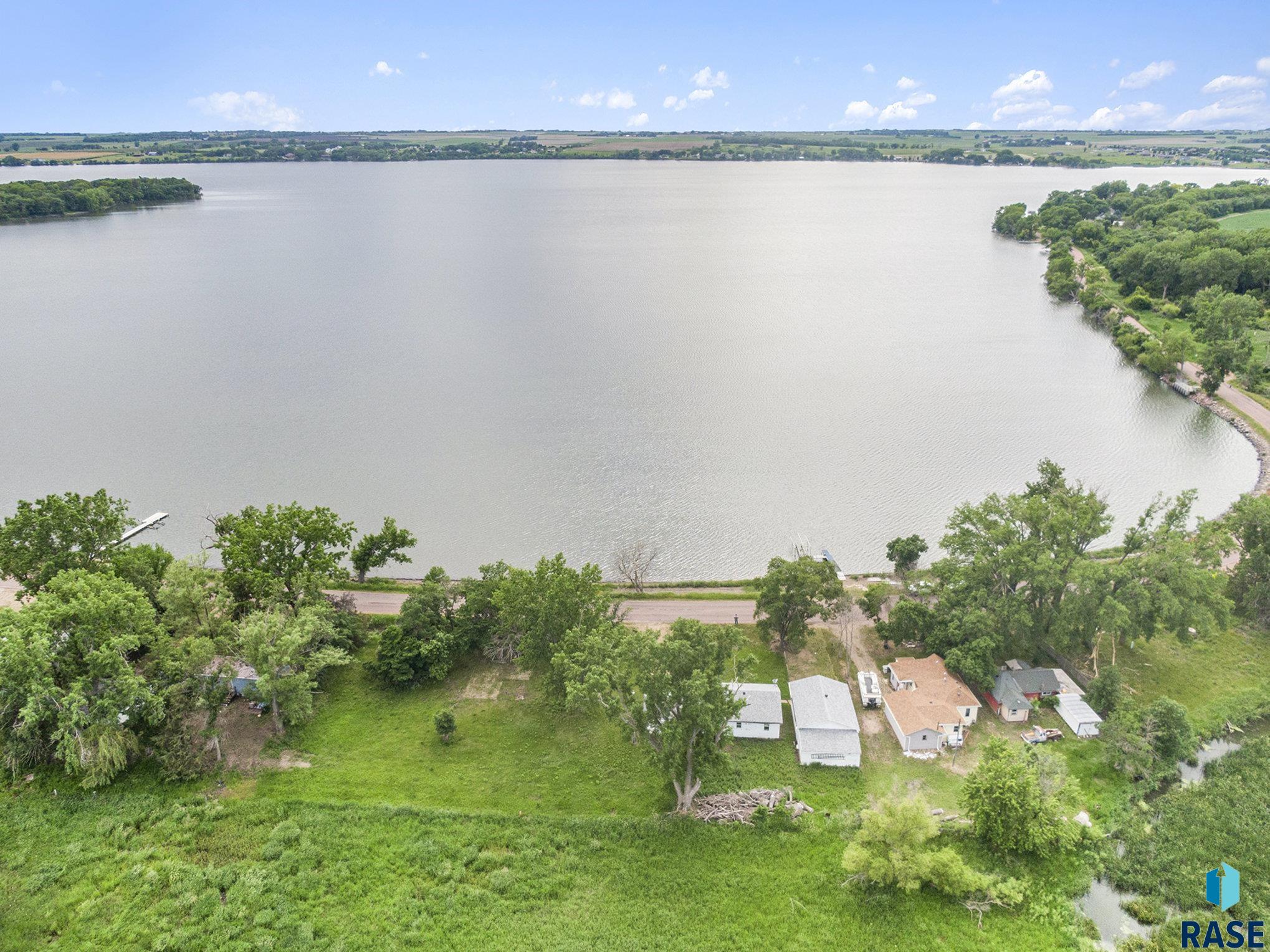 1540 Territorial Rd Road, Madison, South Dakota image 7