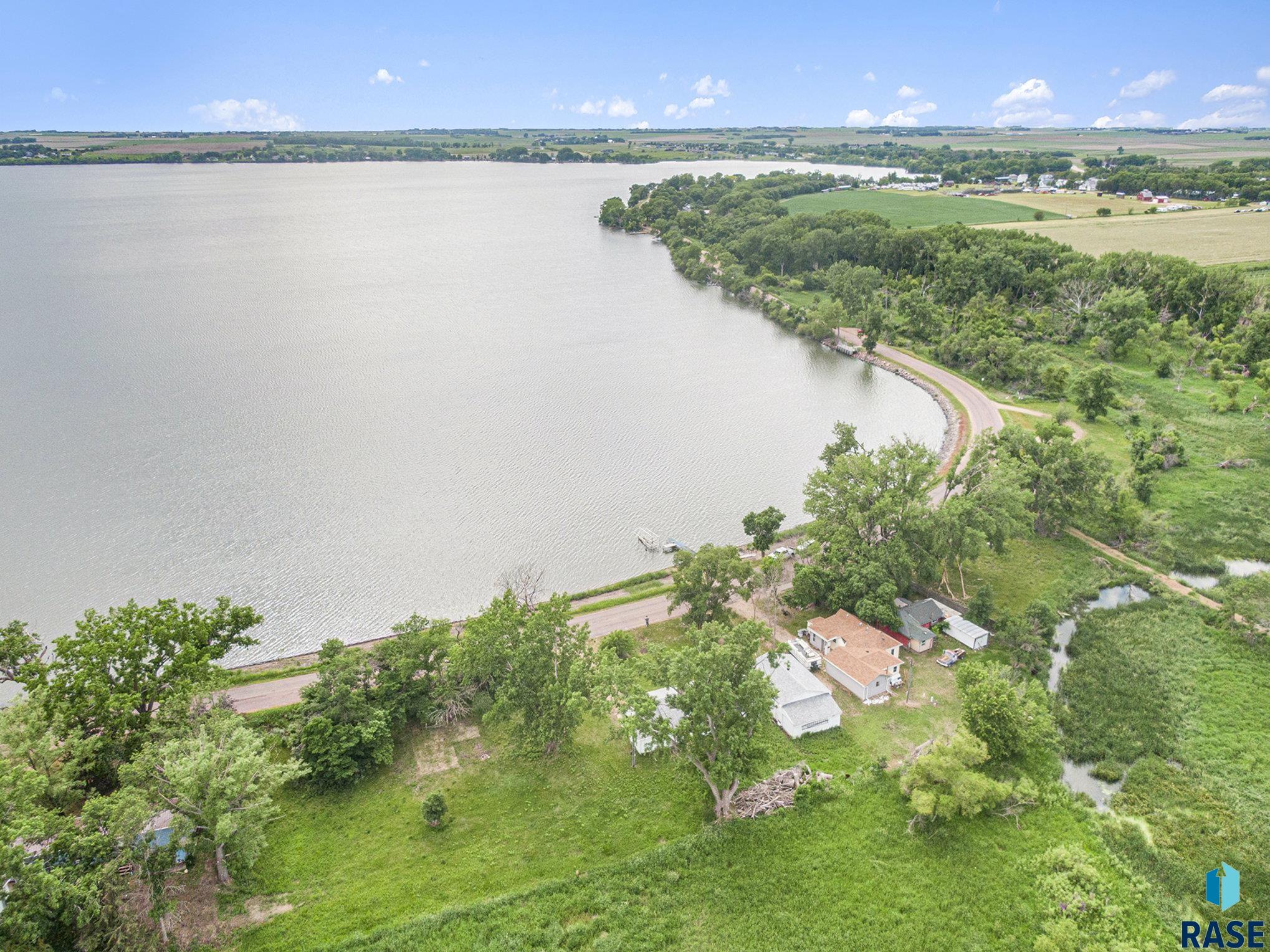 1540 Territorial Rd Road, Madison, South Dakota image 6