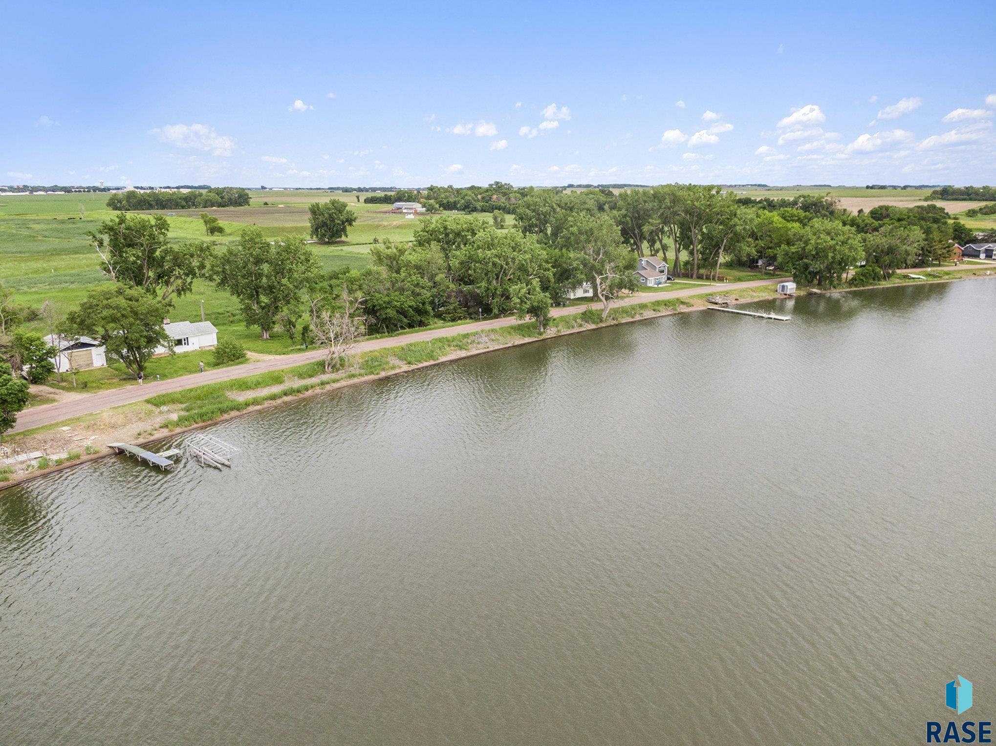 1540 Territorial Rd Road, Madison, South Dakota image 9