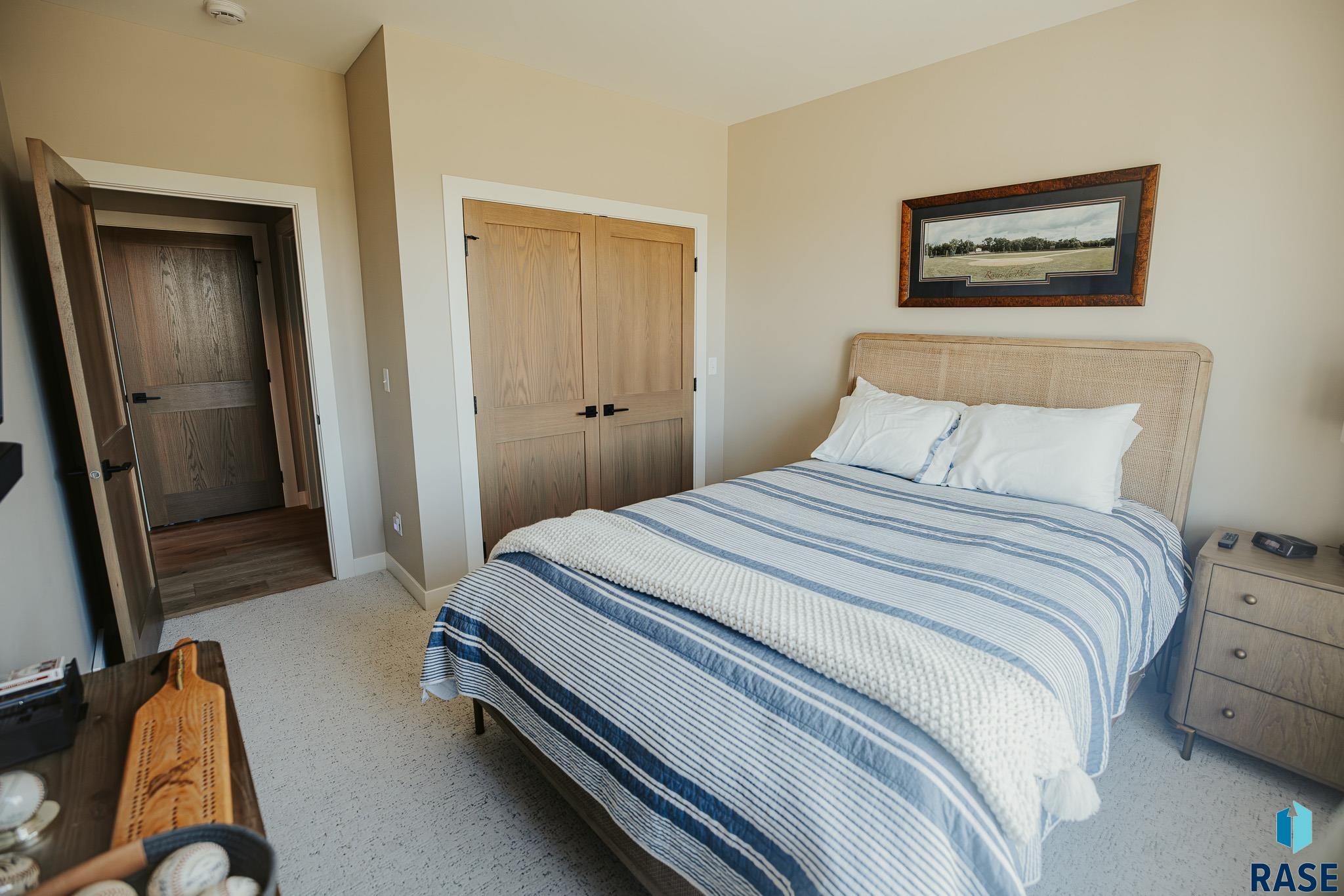 5825 E Rush St Street, Sioux Falls, New Jersey image 20