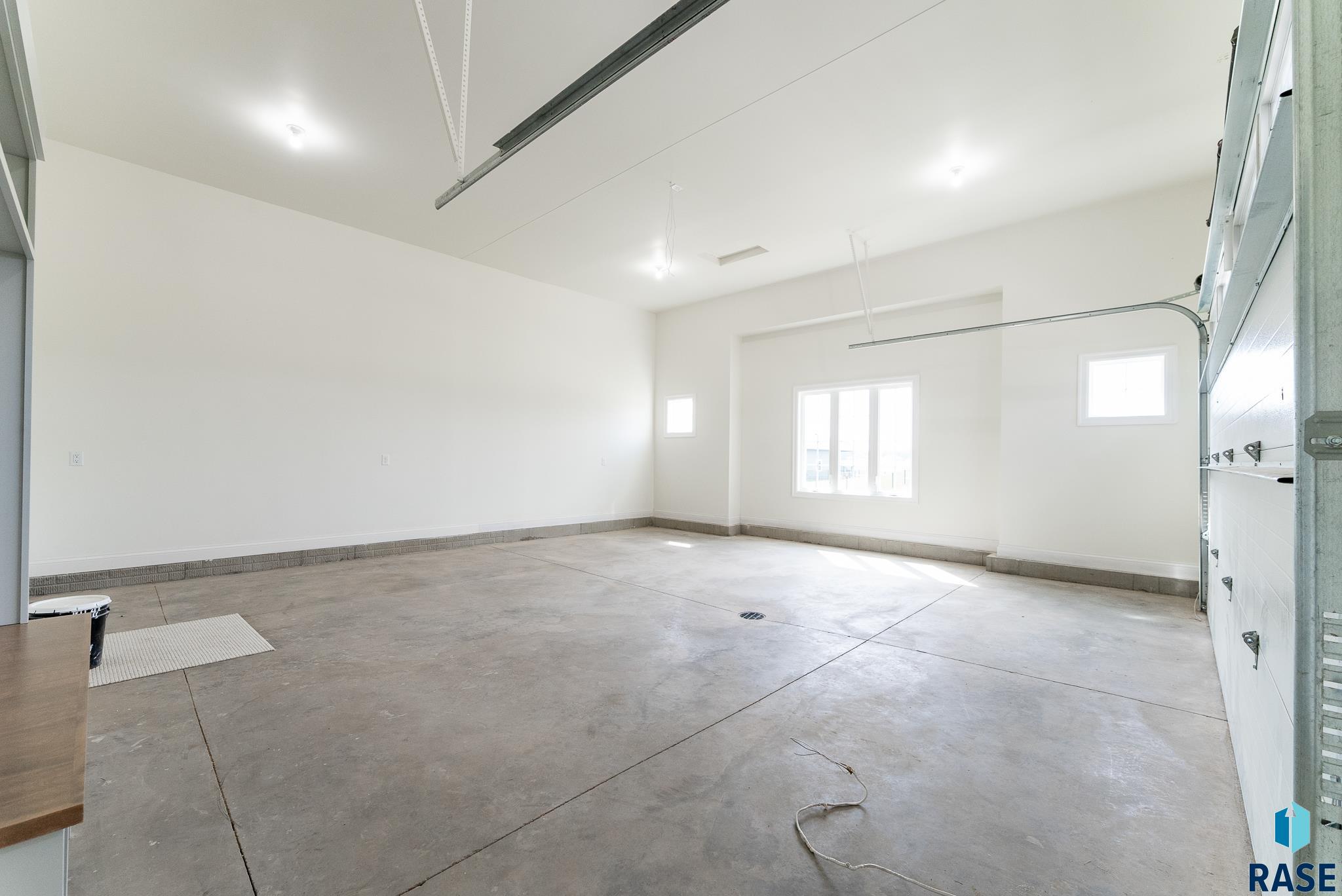 Harrisburg, South Dakota 57032, United States, 4 Bedrooms Bedrooms, ,3 BathroomsBathrooms,Residential,Pending,46880