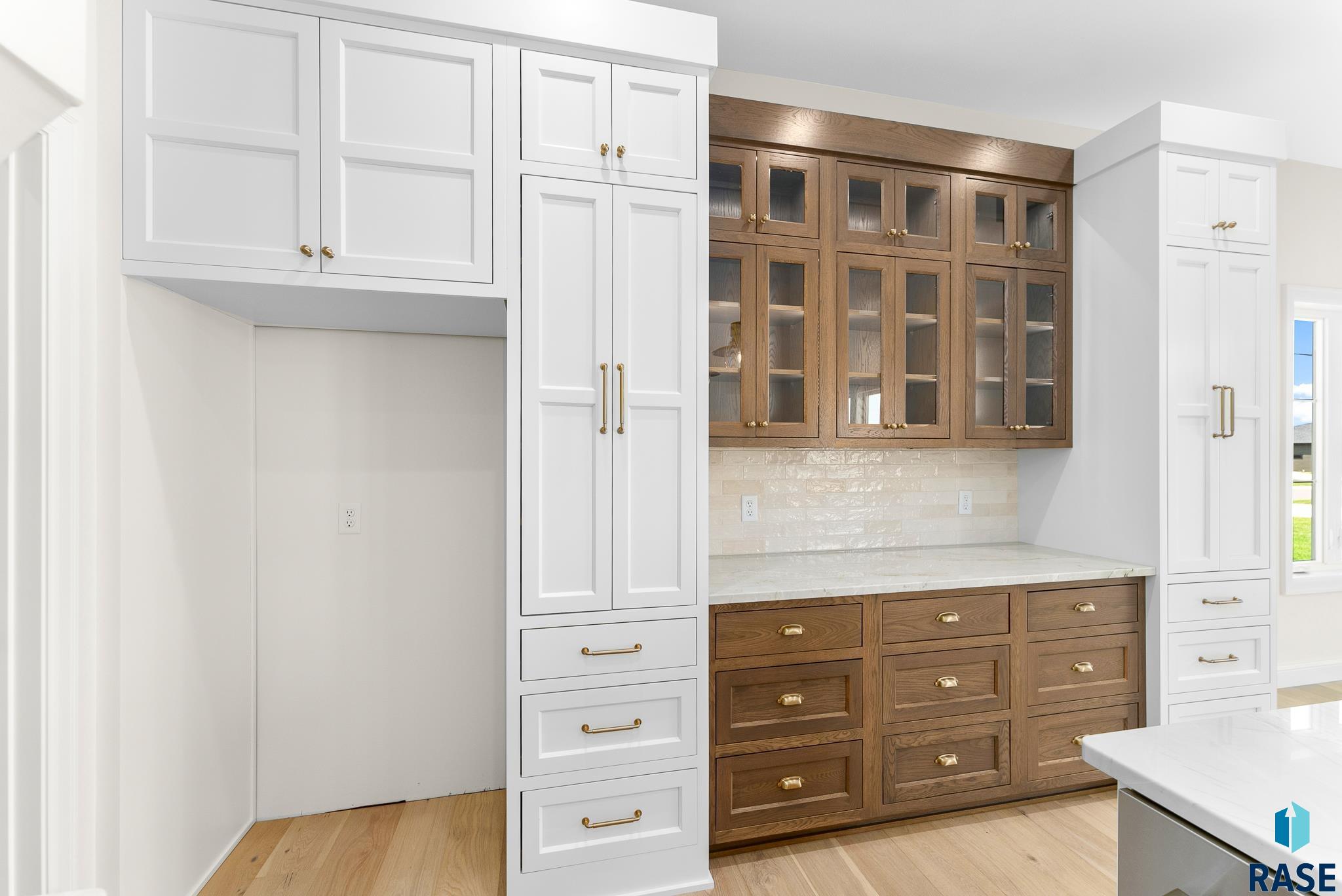 Harrisburg, South Dakota 57032, United States, 4 Bedrooms Bedrooms, ,3 BathroomsBathrooms,Residential,Pending,46880