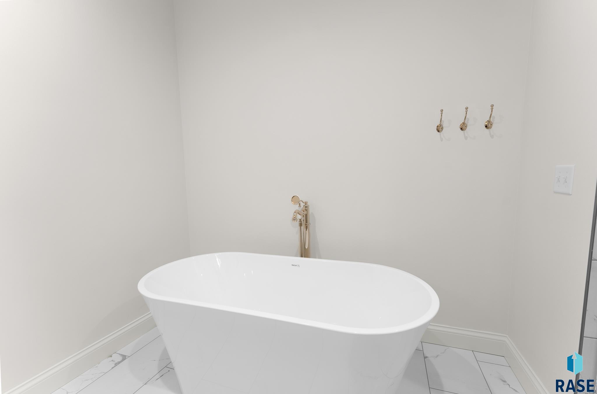 Harrisburg, South Dakota 57032, United States, 4 Bedrooms Bedrooms, ,3 BathroomsBathrooms,Residential,Pending,46880