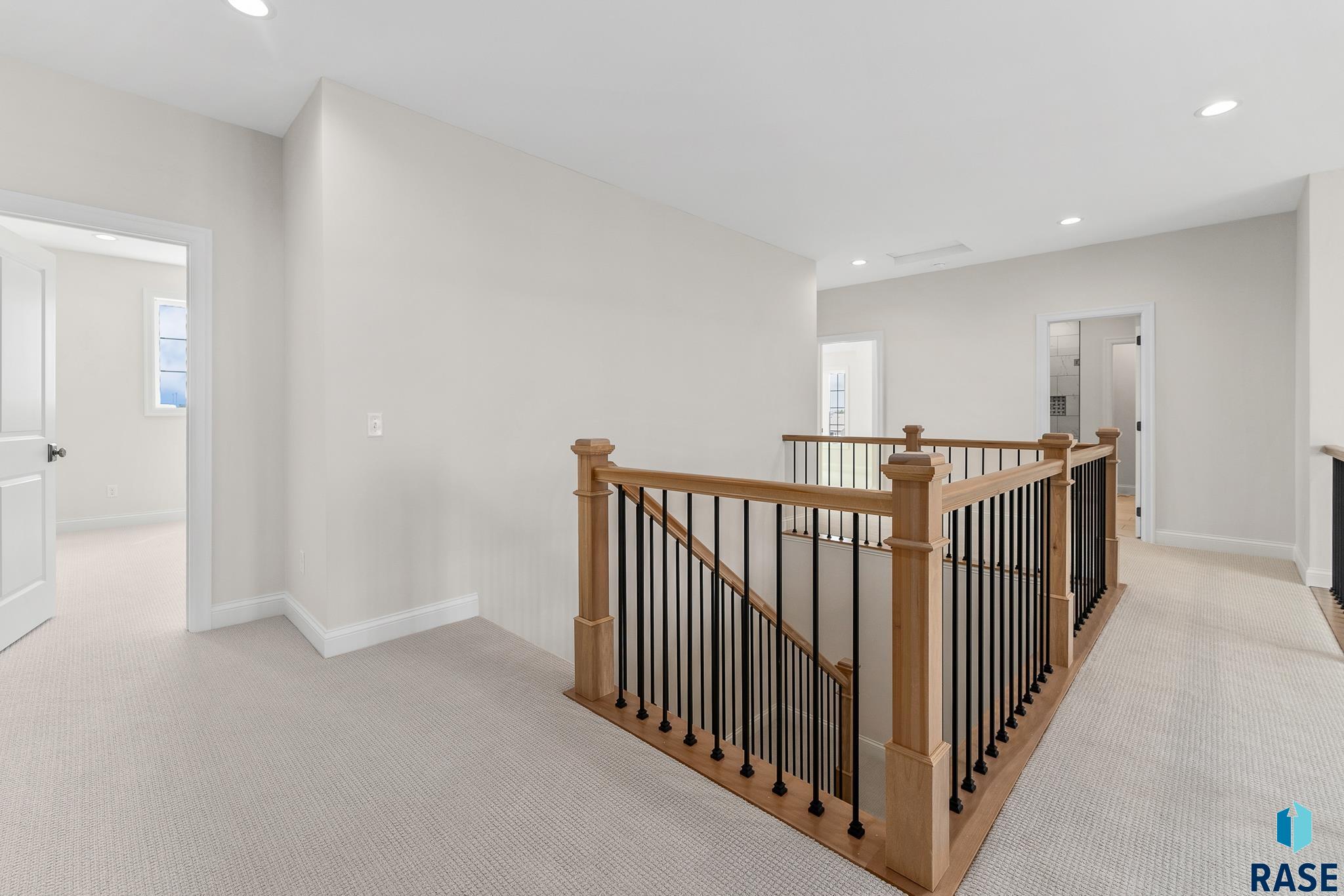 Harrisburg, South Dakota 57032, United States, 4 Bedrooms Bedrooms, ,3 BathroomsBathrooms,Residential,Pending,46880