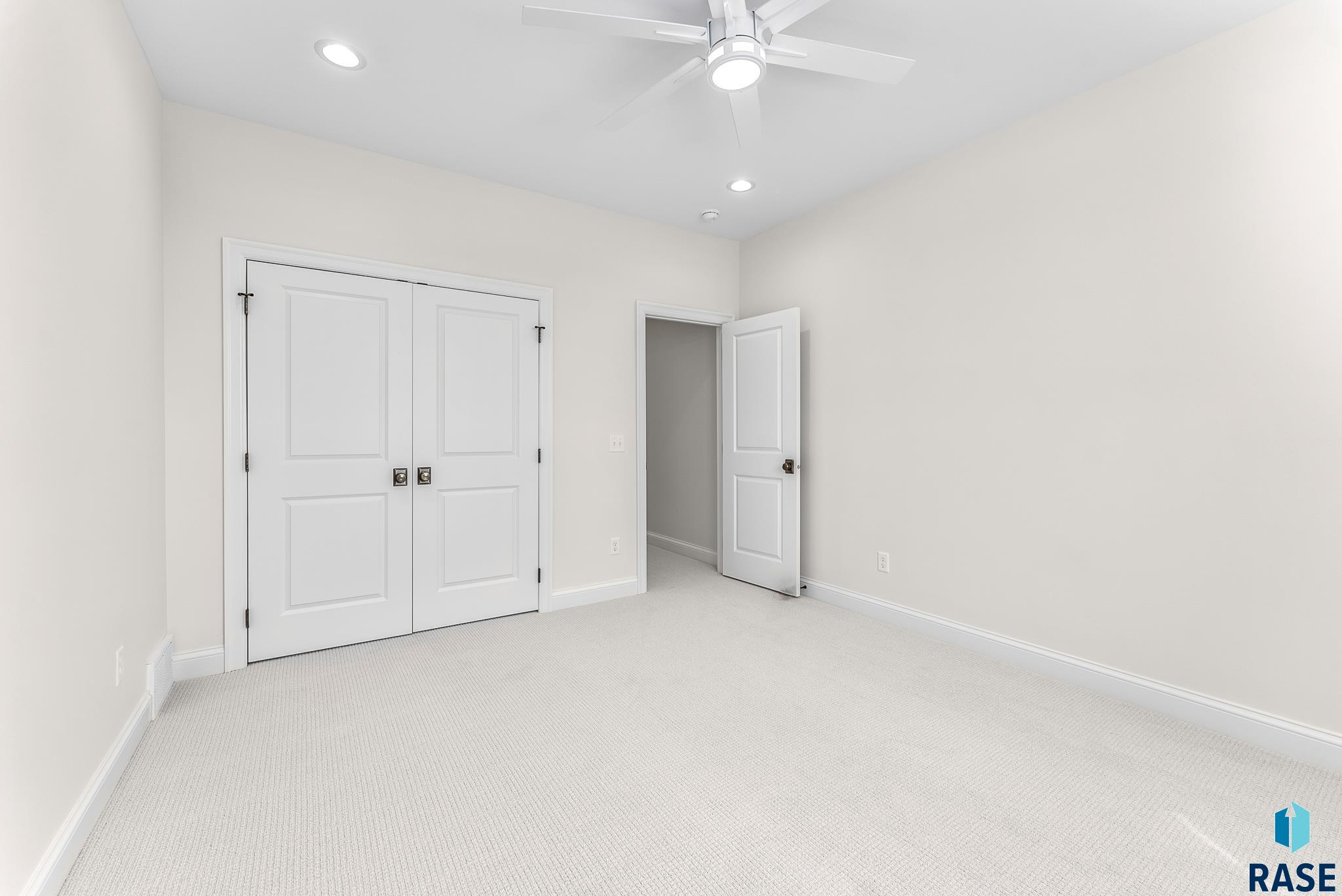 Harrisburg, South Dakota 57032, United States, 4 Bedrooms Bedrooms, ,3 BathroomsBathrooms,Residential,Pending,46880