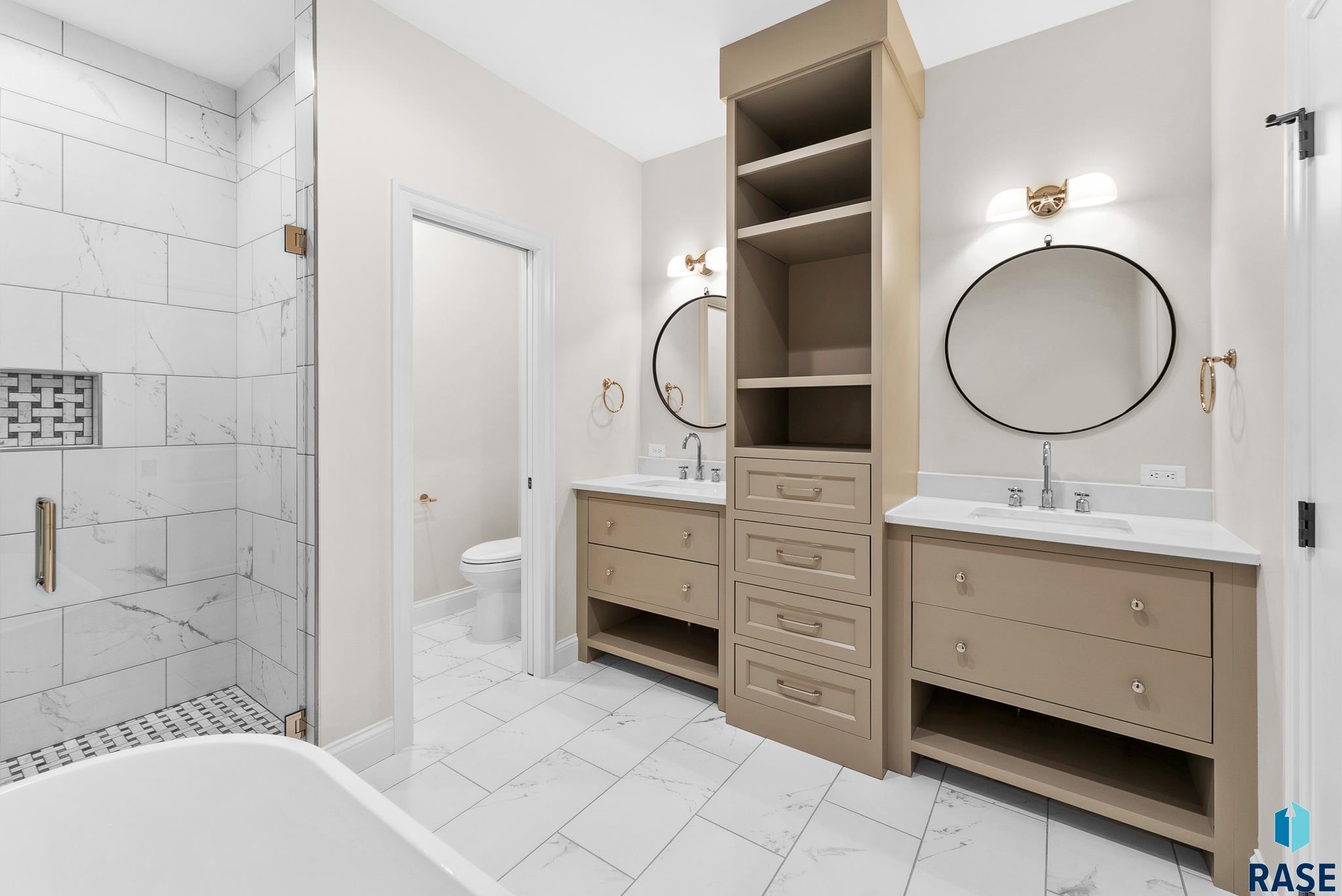 Harrisburg, South Dakota 57032, United States, 4 Bedrooms Bedrooms, ,3 BathroomsBathrooms,Residential,Pending,46880