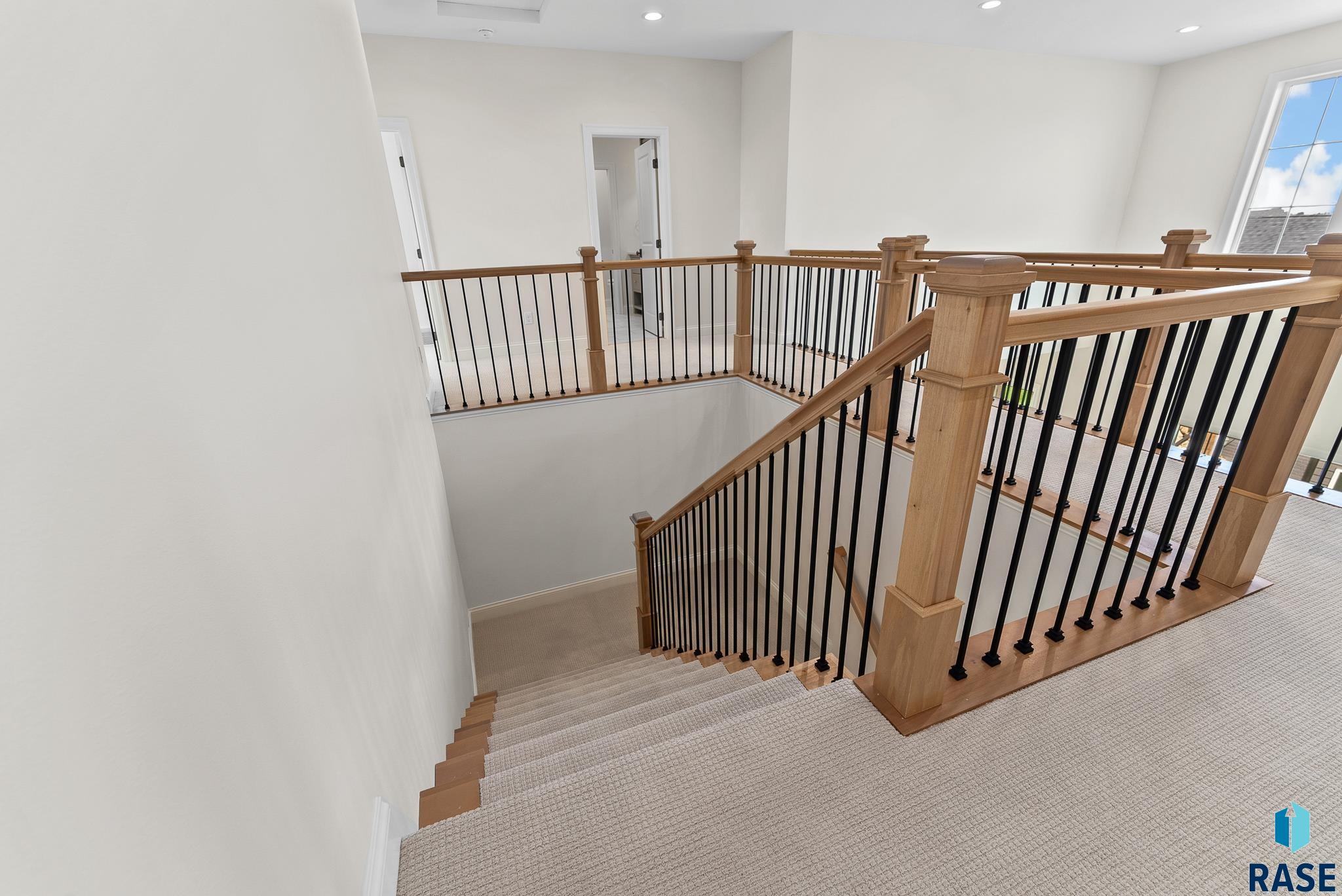 Harrisburg, South Dakota 57032, United States, 4 Bedrooms Bedrooms, ,3 BathroomsBathrooms,Residential,Pending,46880