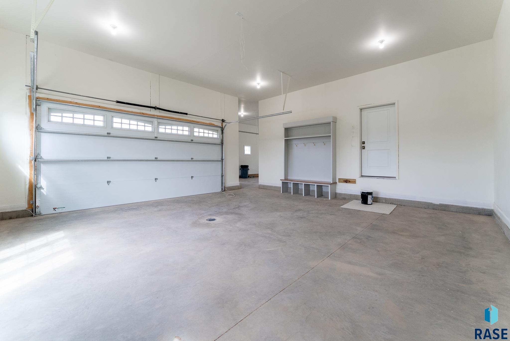 Harrisburg, South Dakota 57032, United States, 4 Bedrooms Bedrooms, ,3 BathroomsBathrooms,Residential,Pending,46880