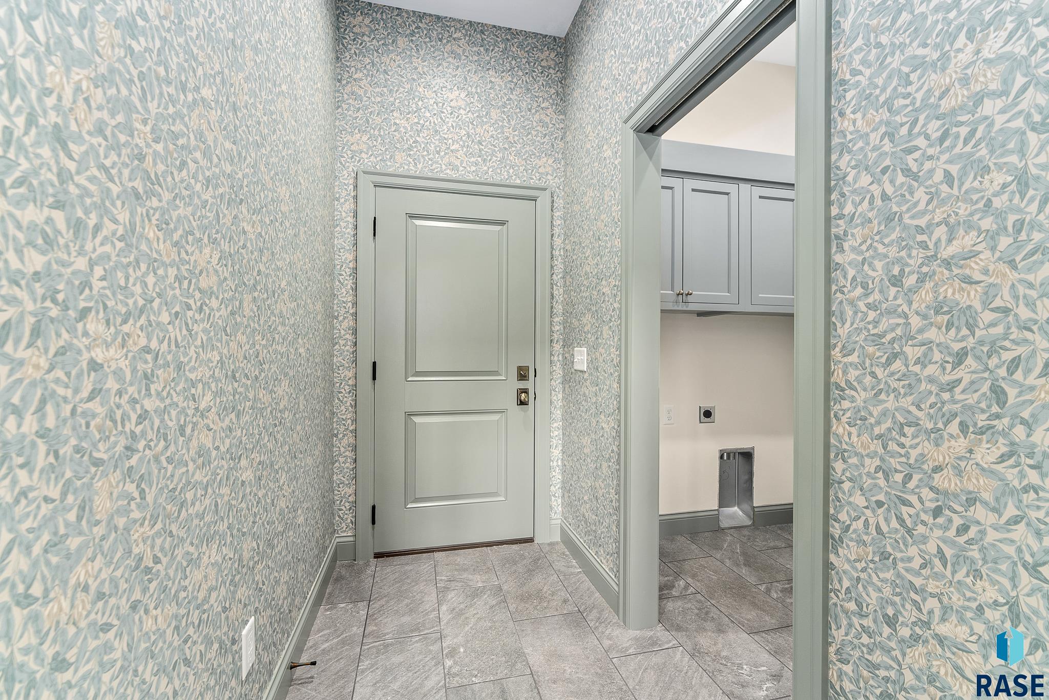 Harrisburg, South Dakota 57032, United States, 4 Bedrooms Bedrooms, ,3 BathroomsBathrooms,Residential,Pending,46880