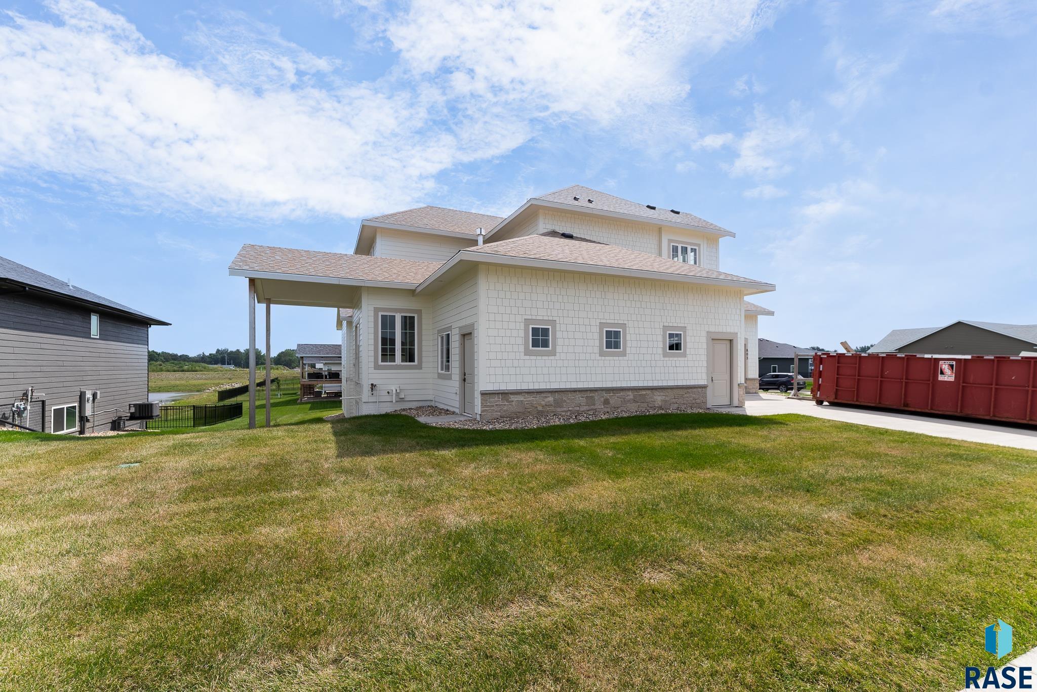 Harrisburg, South Dakota 57032, United States, 4 Bedrooms Bedrooms, ,3 BathroomsBathrooms,Residential,Pending,46880