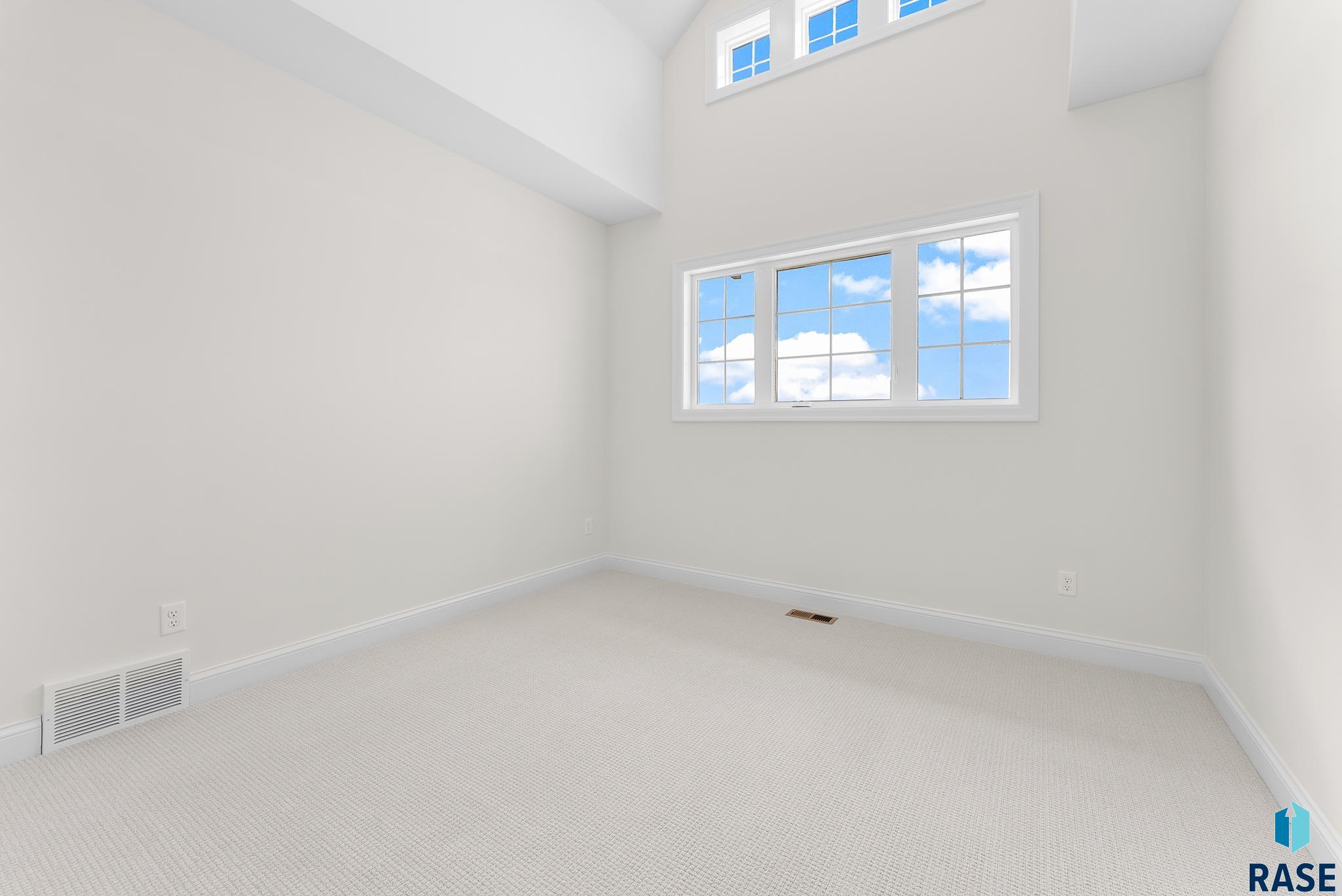 Harrisburg, South Dakota 57032, United States, 4 Bedrooms Bedrooms, ,3 BathroomsBathrooms,Residential,Pending,46880