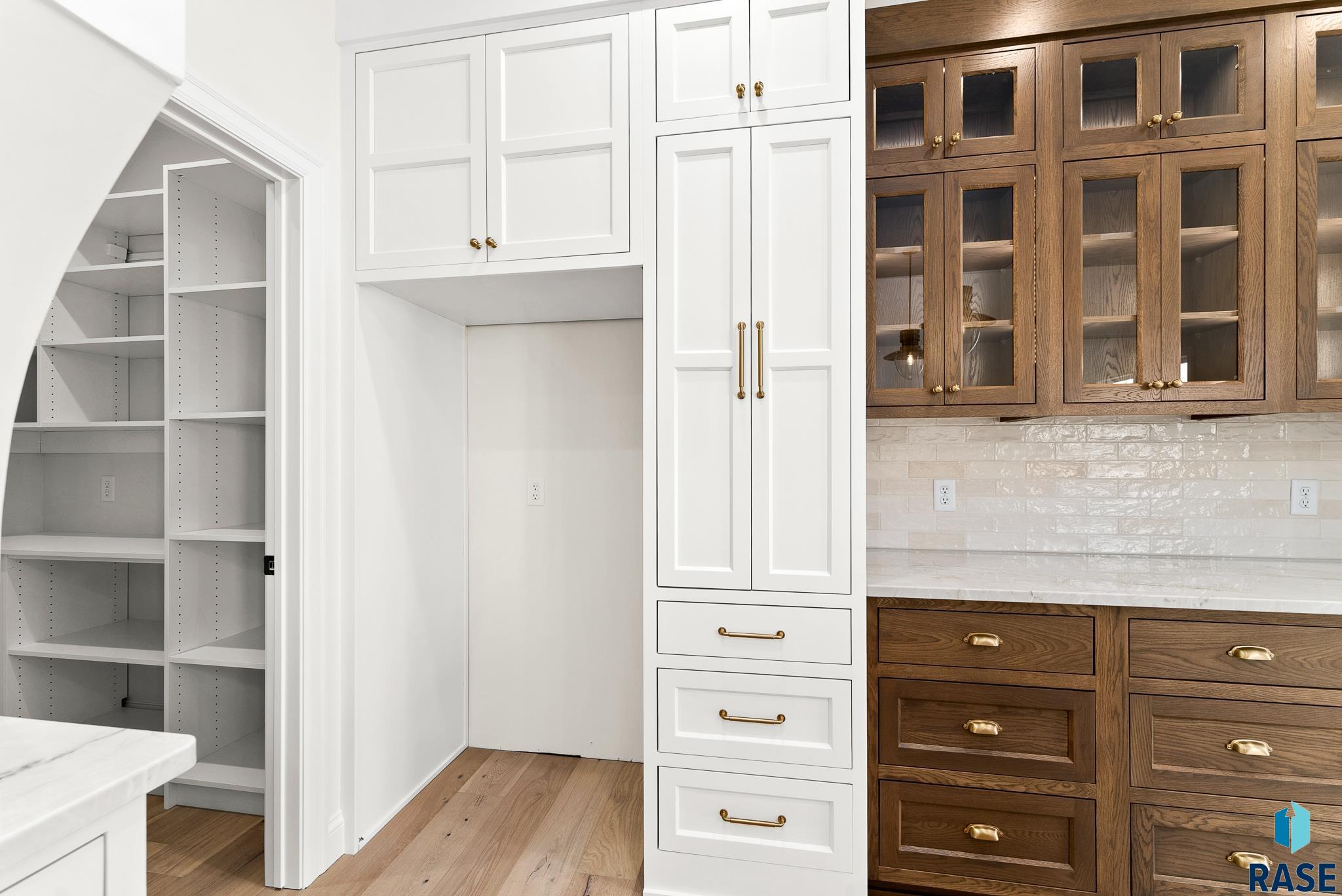 Harrisburg, South Dakota 57032, United States, 4 Bedrooms Bedrooms, ,3 BathroomsBathrooms,Residential,Pending,46880