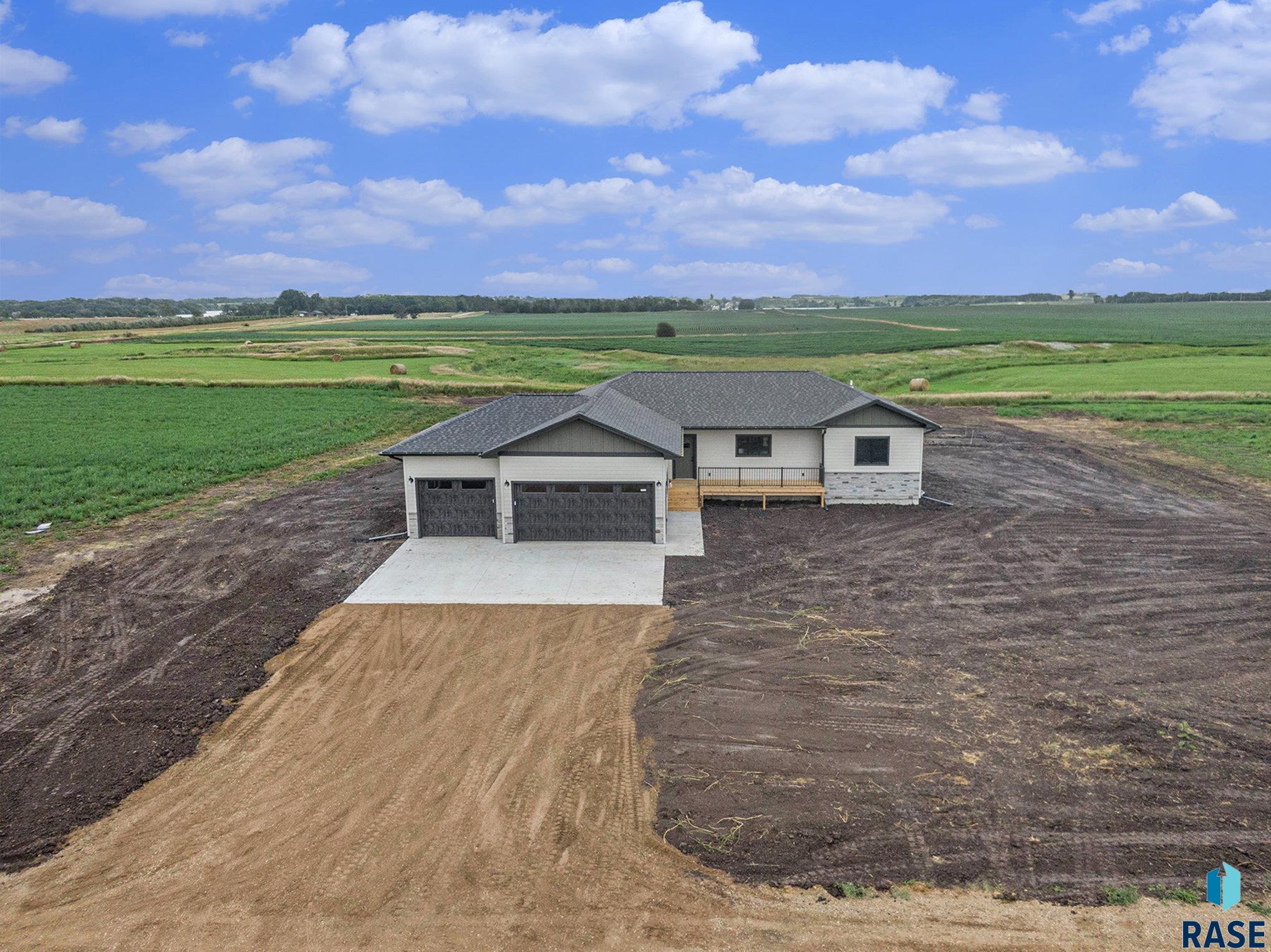 2050 Harvest Creek Ln Lane, Madison, South Dakota image 12