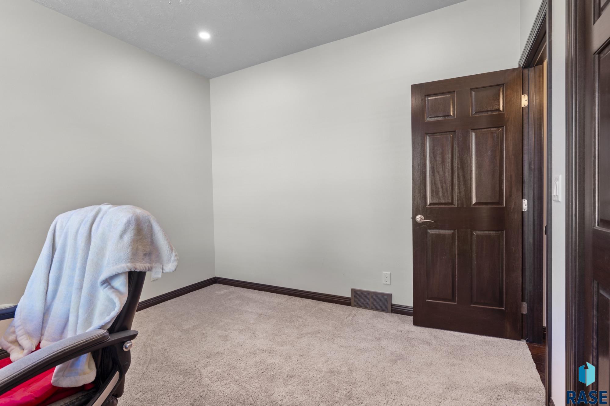 1805 W Parkwood Cir Circle, Sioux Falls, South Dakota image 31