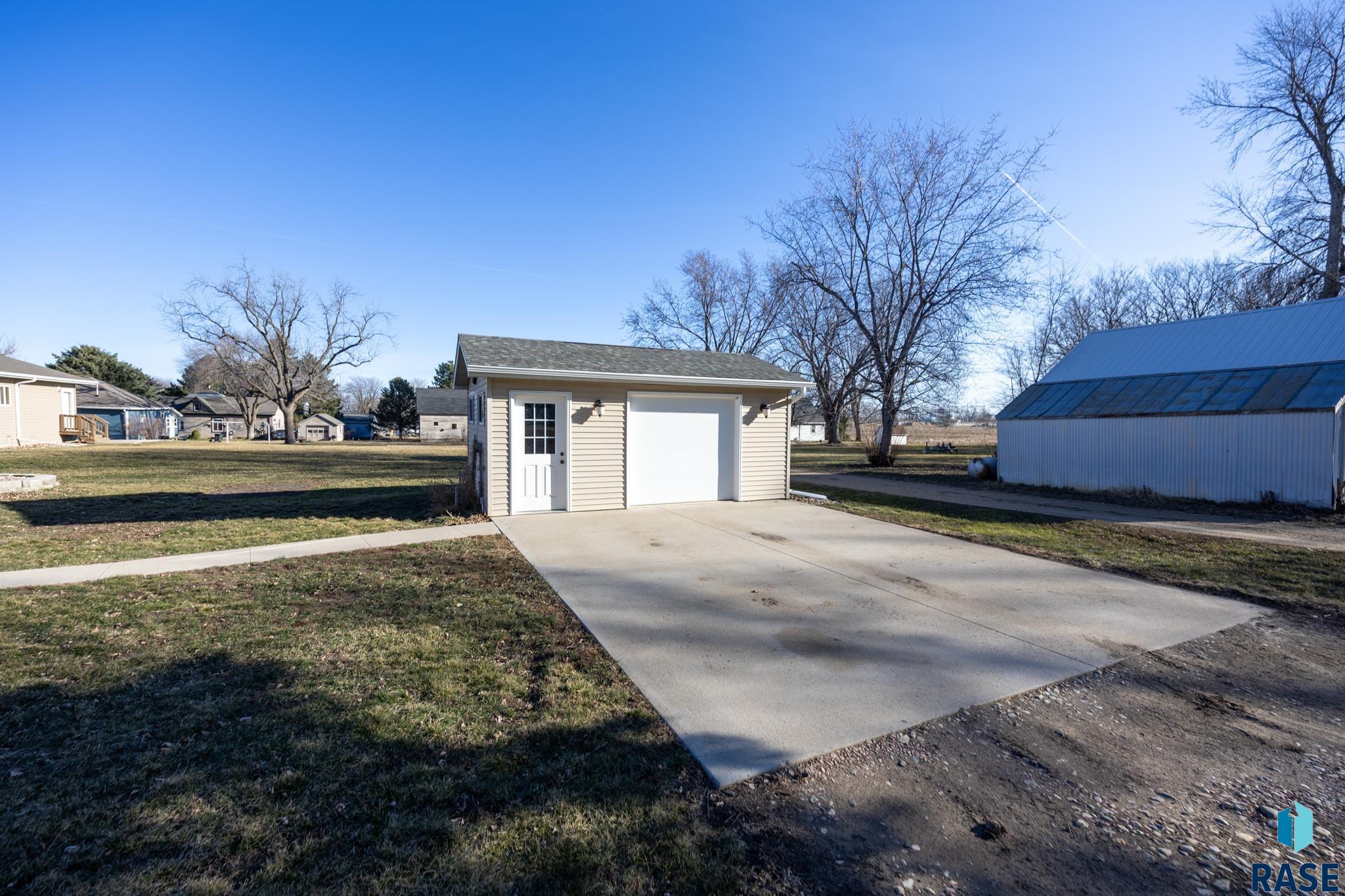 704 N 3rd St Street, Beresford, South Dakota image 12