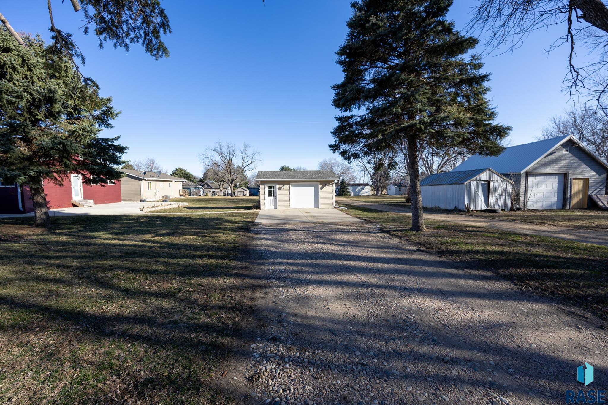 704 N 3rd St Street, Beresford, South Dakota image 11