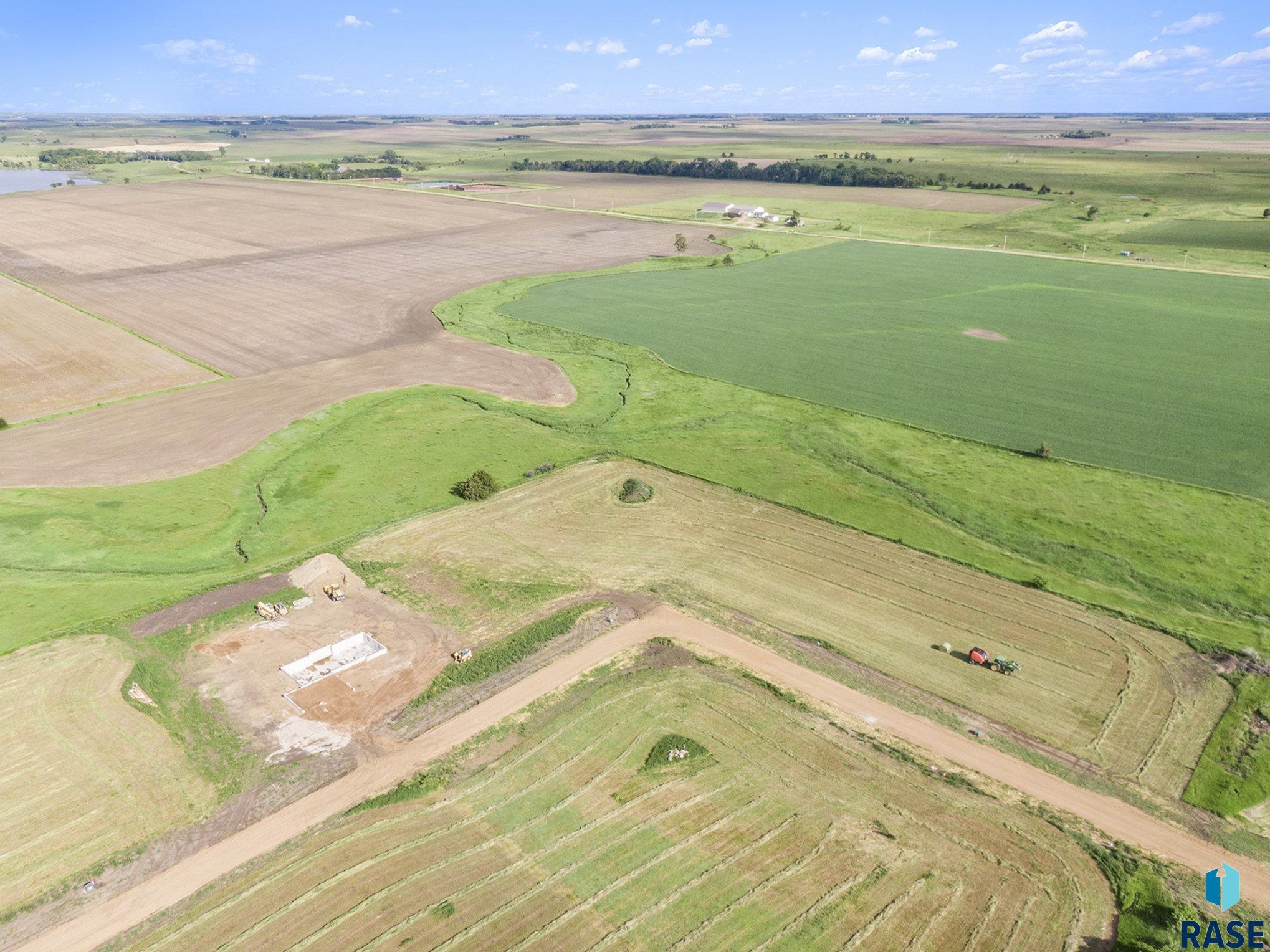 358 Harvest Creek Ln Lane #LOT 7, Madison, South Dakota image 4