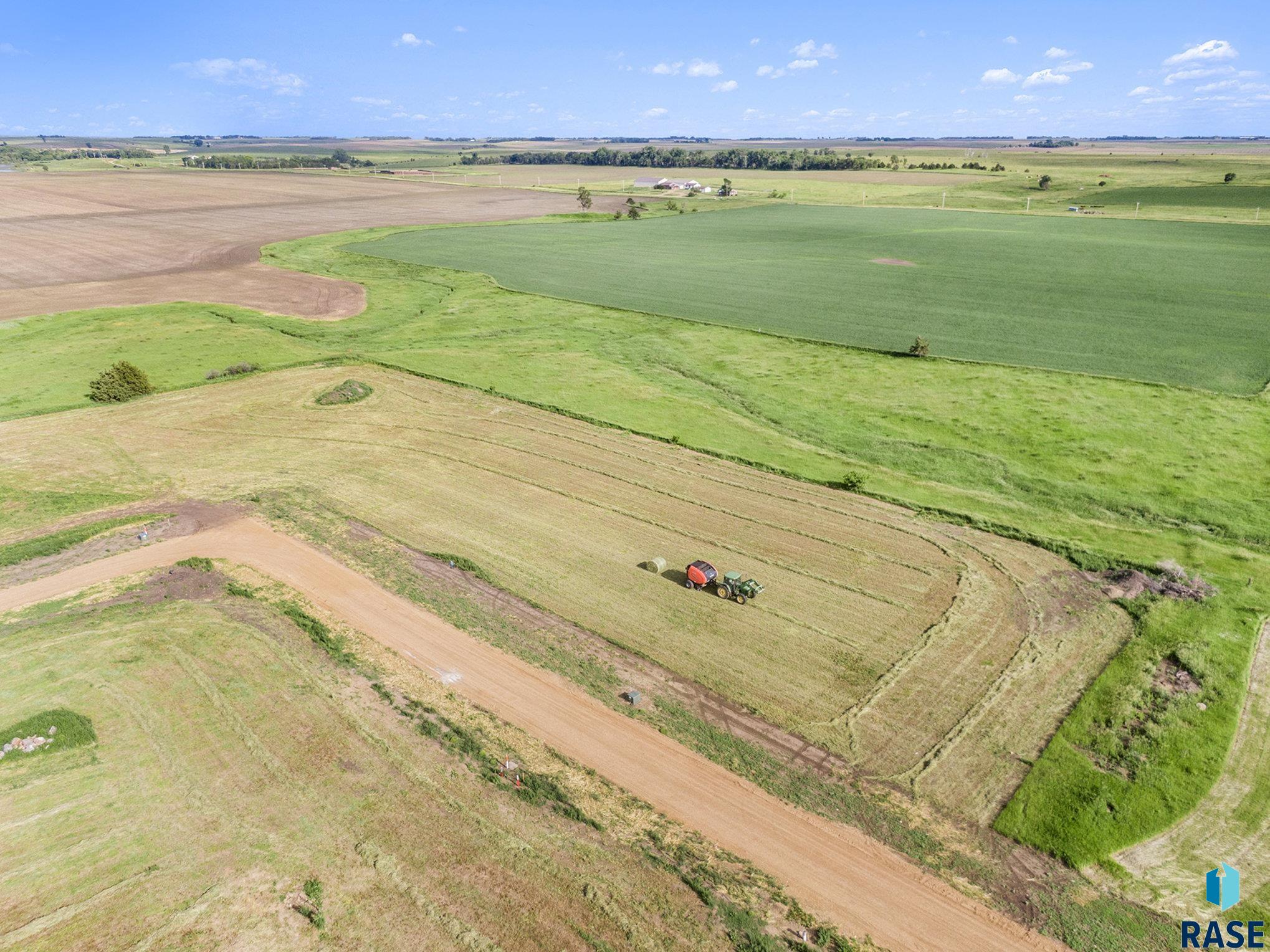 358 Harvest Creek Ln Lane #LOT 7, Madison, South Dakota image 2