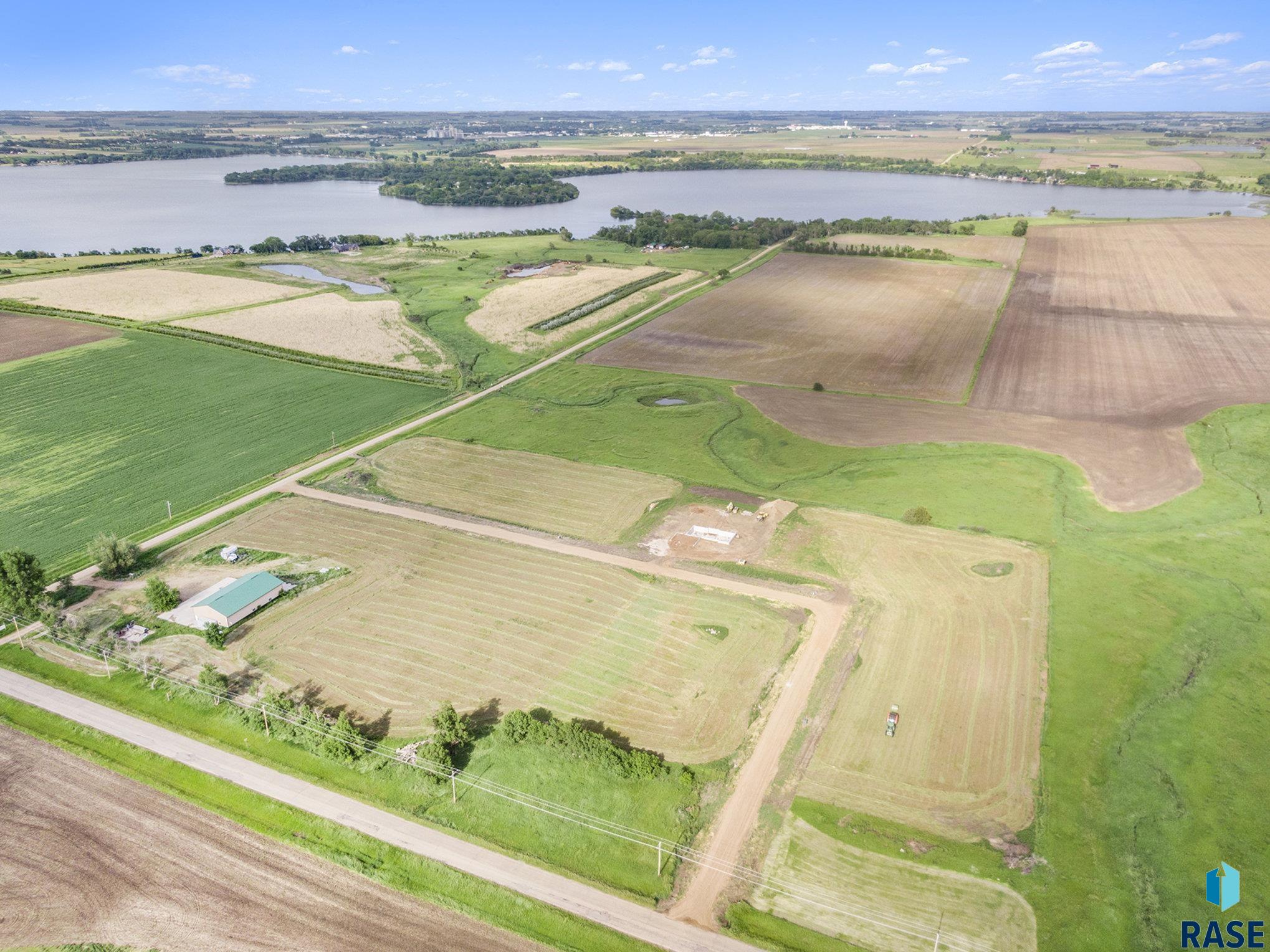 358 Harvest Creek Ln Lane #LOT 7, Madison, South Dakota image 5