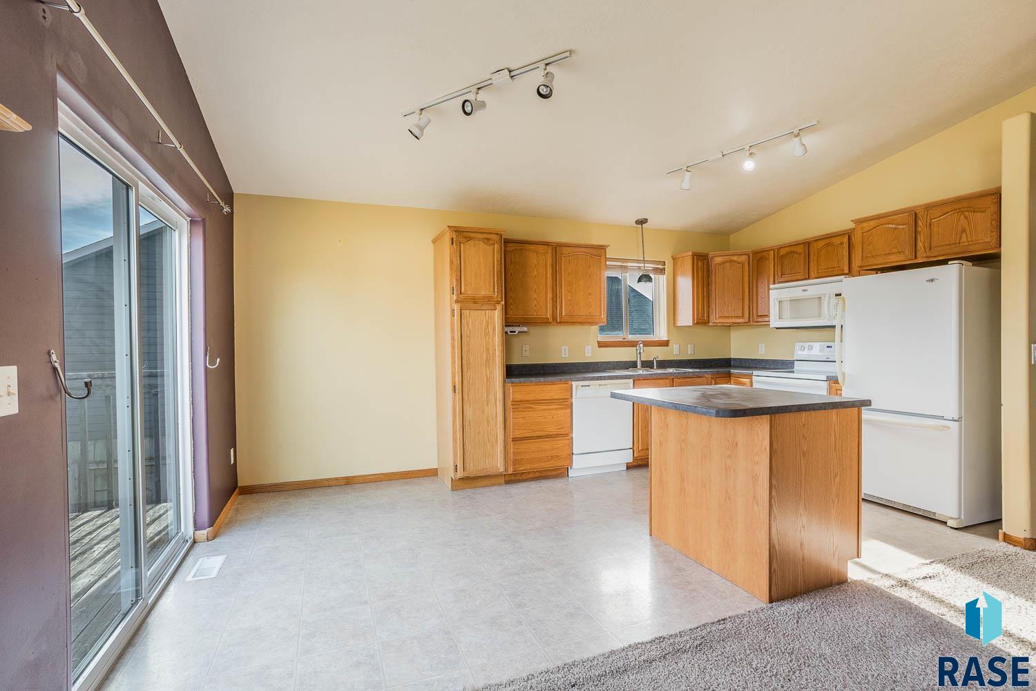 108 N Sund St Street, Worthing, South Dakota image 4