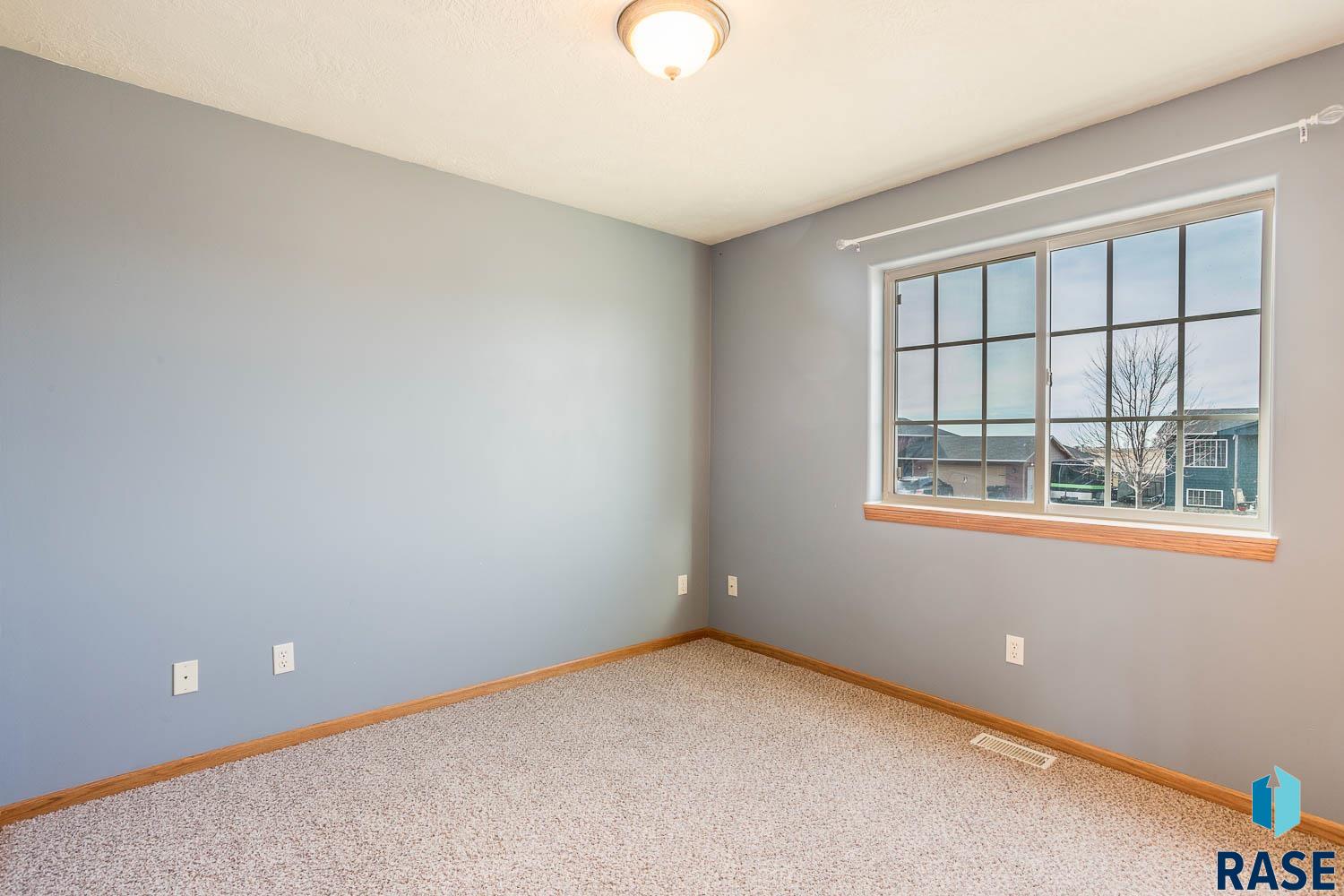 108 N Sund St Street, Worthing, South Dakota image 9