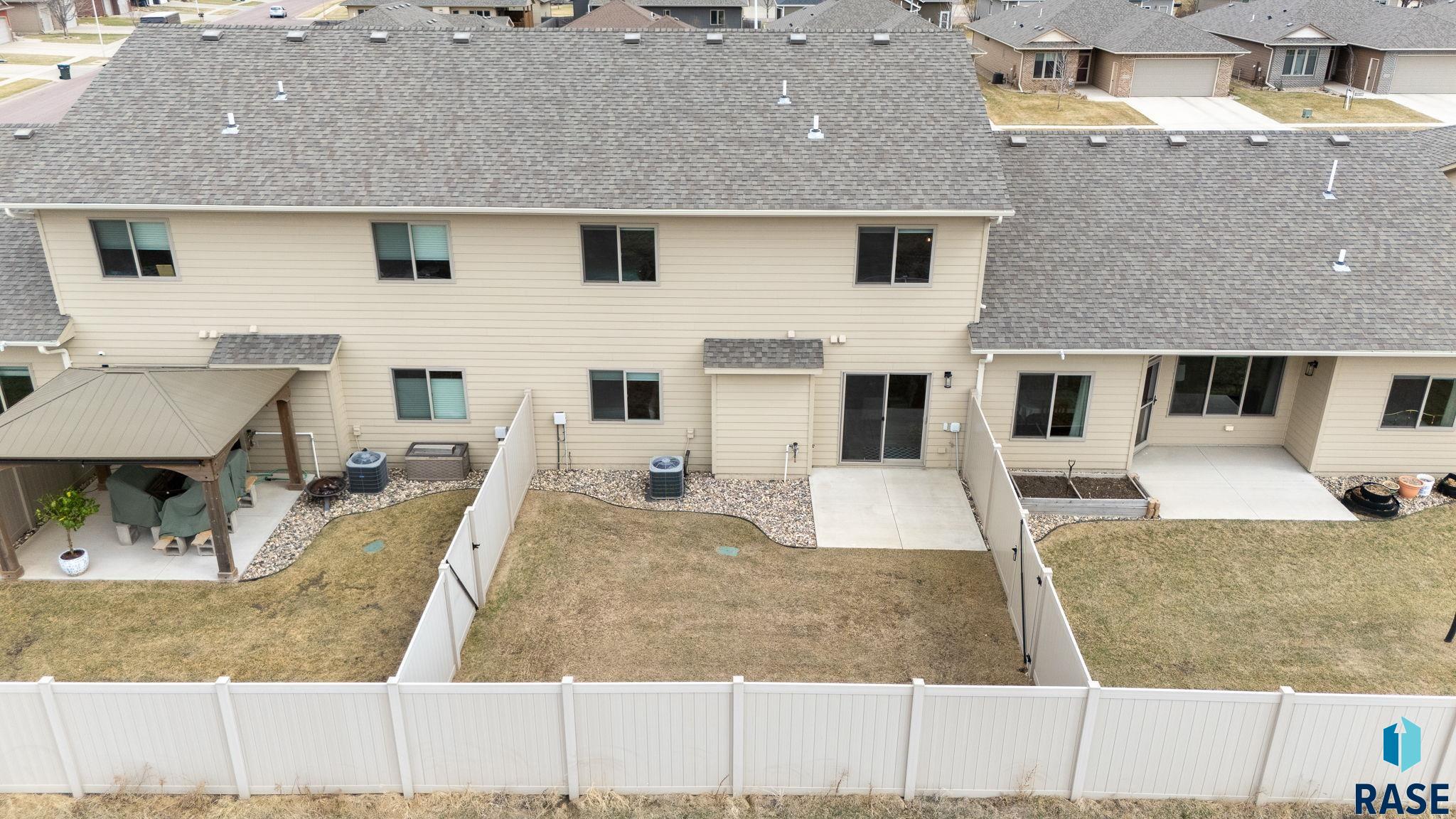 Sioux Falls, South Dakota 57106, United States, 3 Bedrooms Bedrooms, ,2 BathroomsBathrooms,Residential,Active,98731