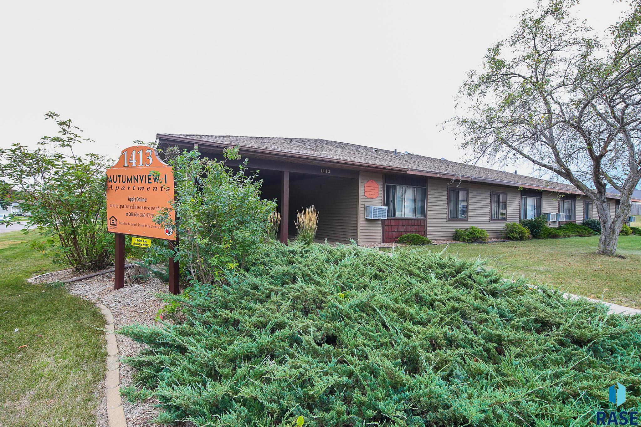 1411 E Rushmore Dr