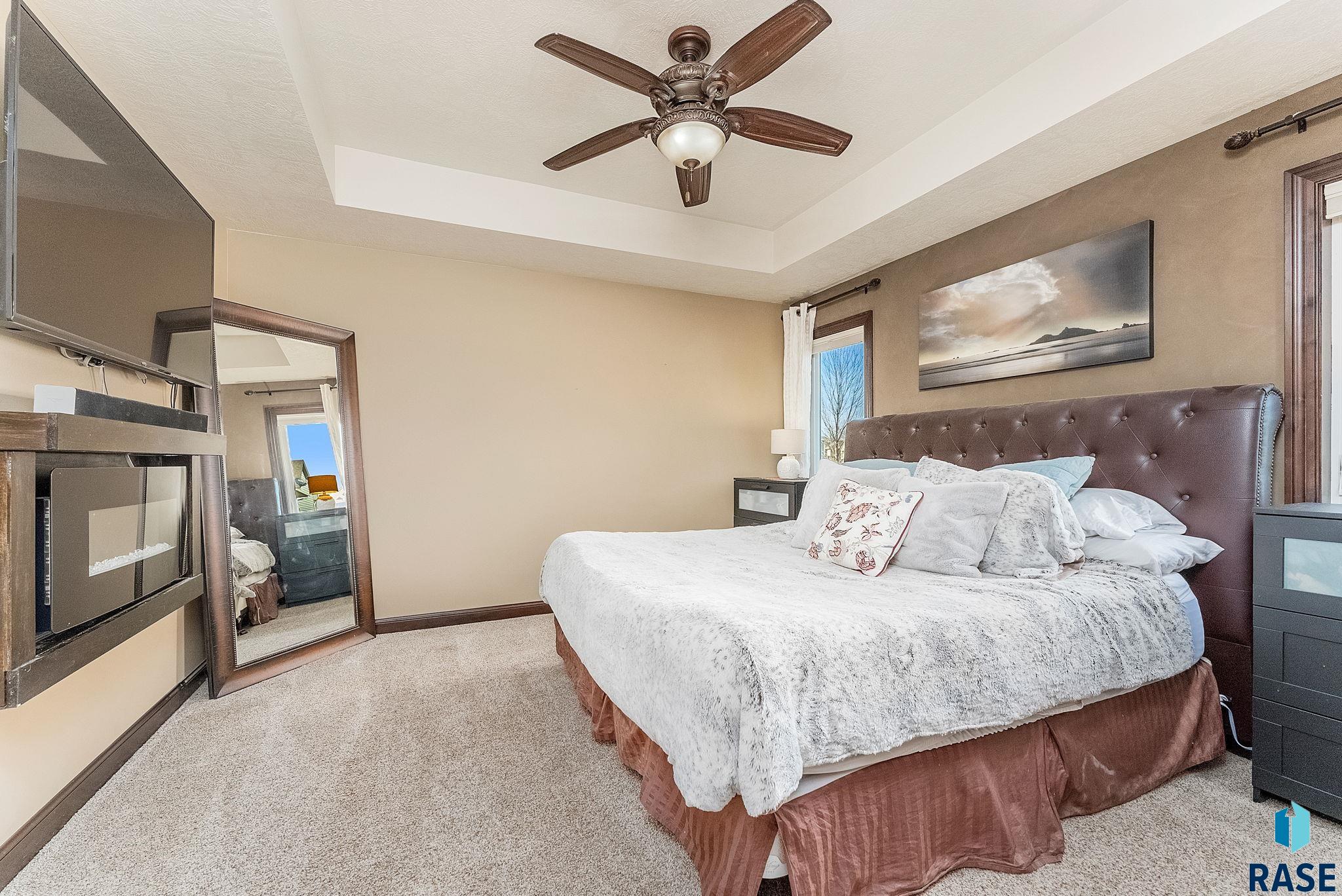 Sioux Falls, South Dakota 57103, United States, 5 Bedrooms Bedrooms, ,3 BathroomsBathrooms,Residential,Contingent,15597