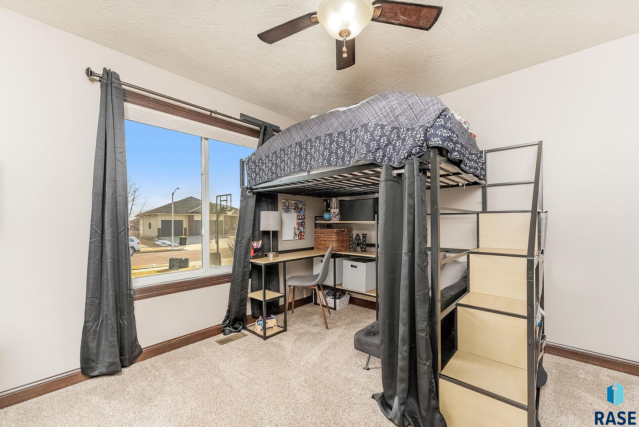 Sioux Falls, South Dakota 57103, United States, 5 Bedrooms Bedrooms, ,3 BathroomsBathrooms,Residential,Contingent,15597