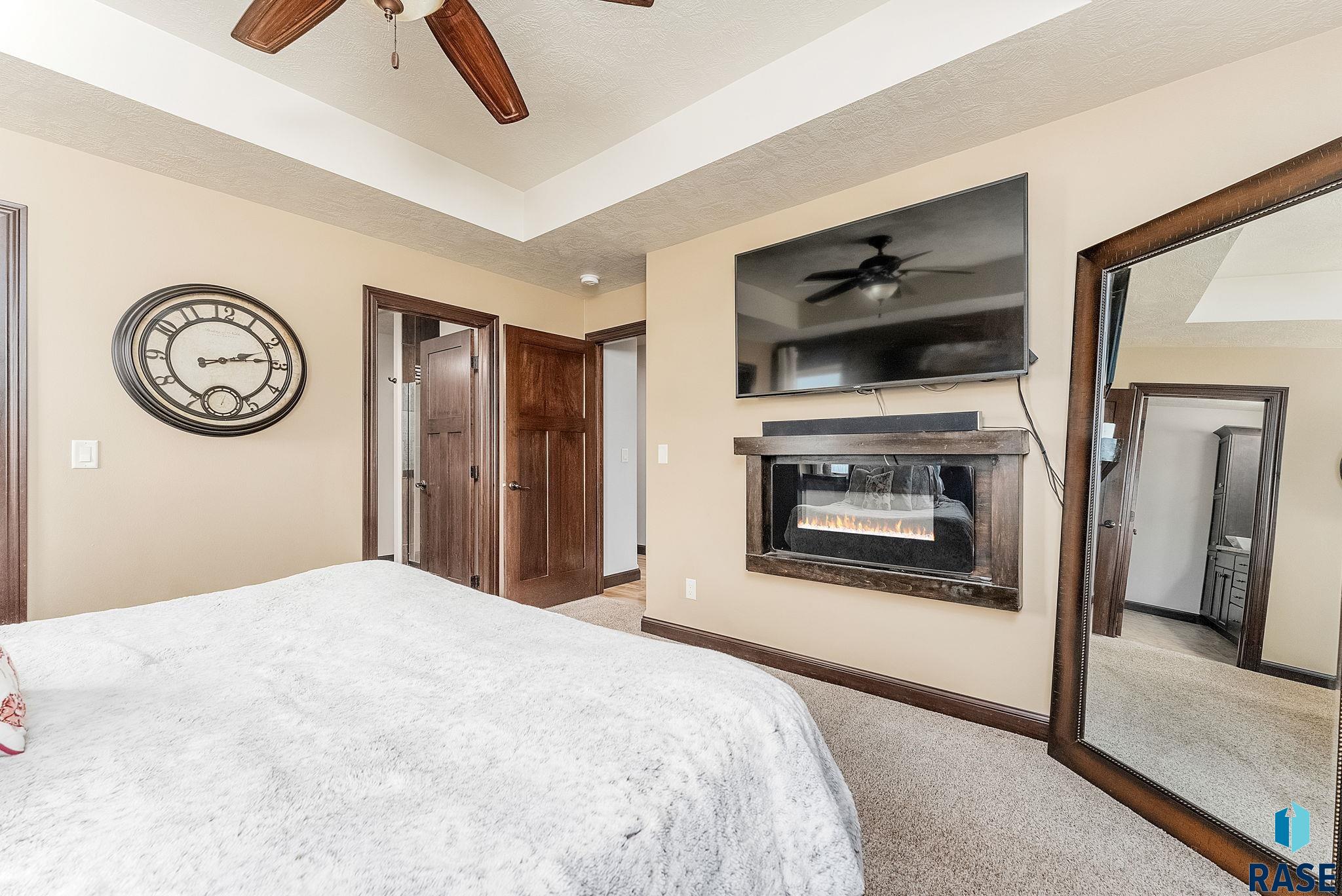 Sioux Falls, South Dakota 57103, United States, 5 Bedrooms Bedrooms, ,3 BathroomsBathrooms,Residential,Contingent,15597