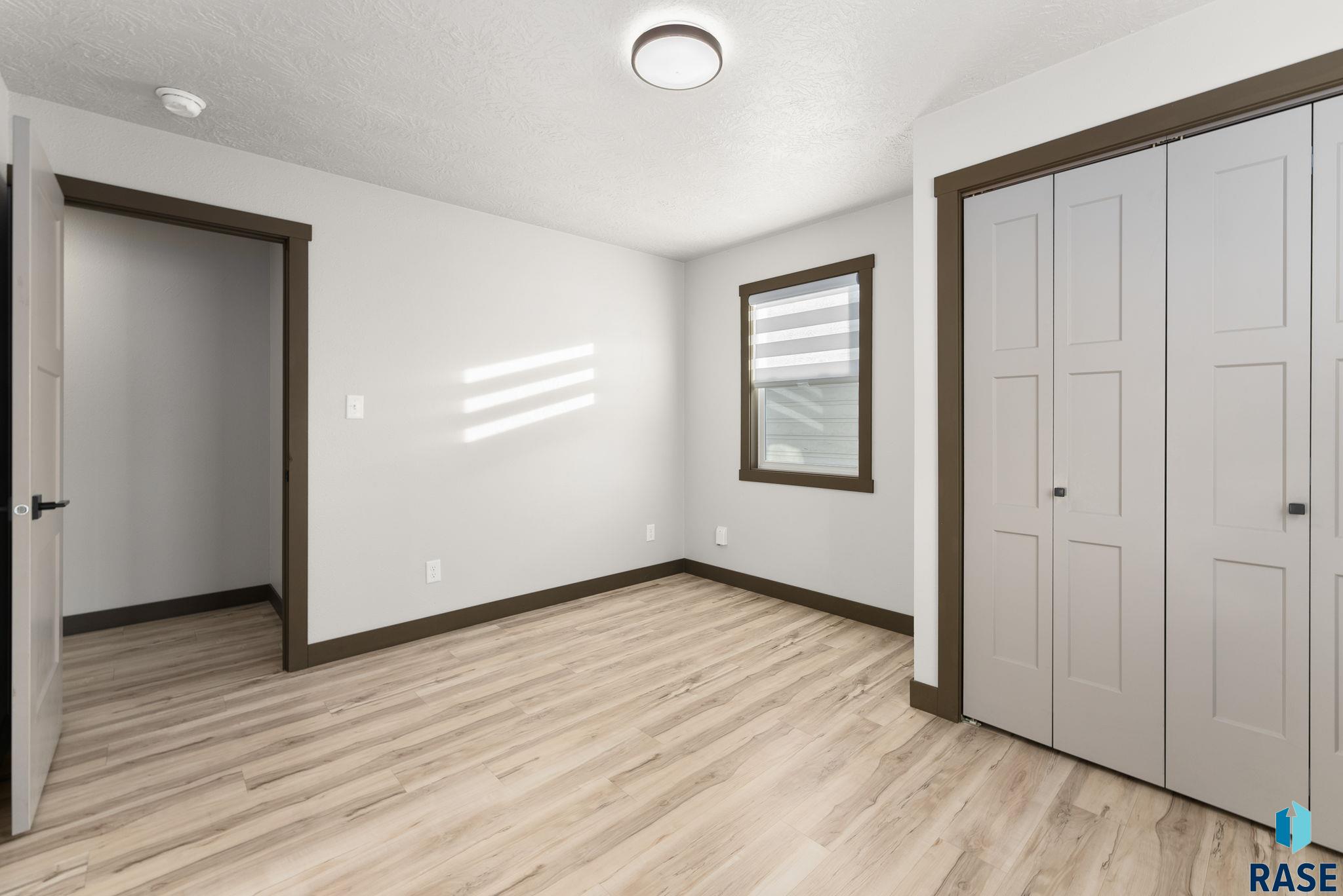 108 E 36th St Street, Sioux Falls, New Jersey image 23