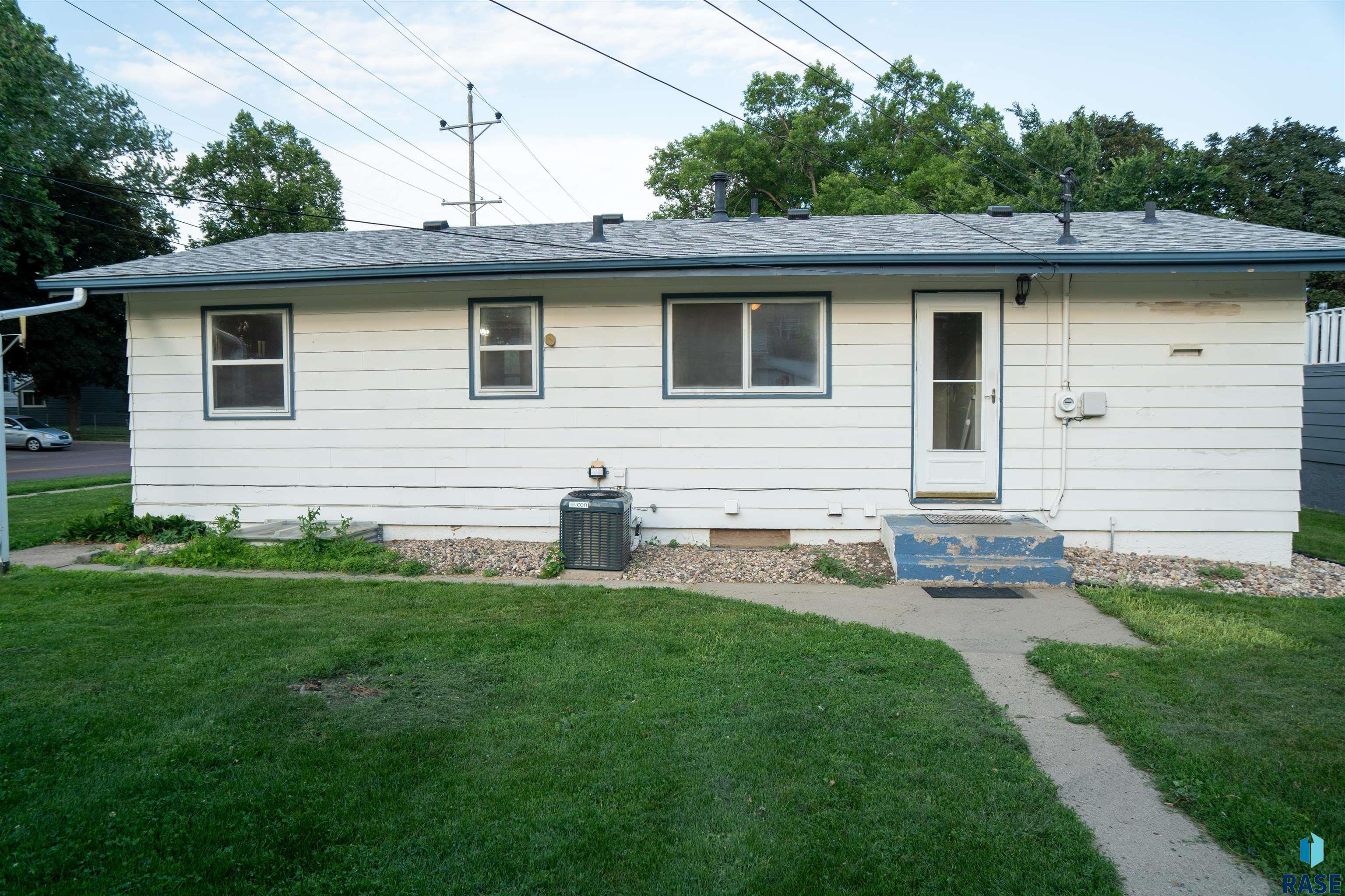 Sioux Falls, South Dakota 57105, United States, 5 Bedrooms Bedrooms, ,2 BathroomsBathrooms,Residential,Active,155550