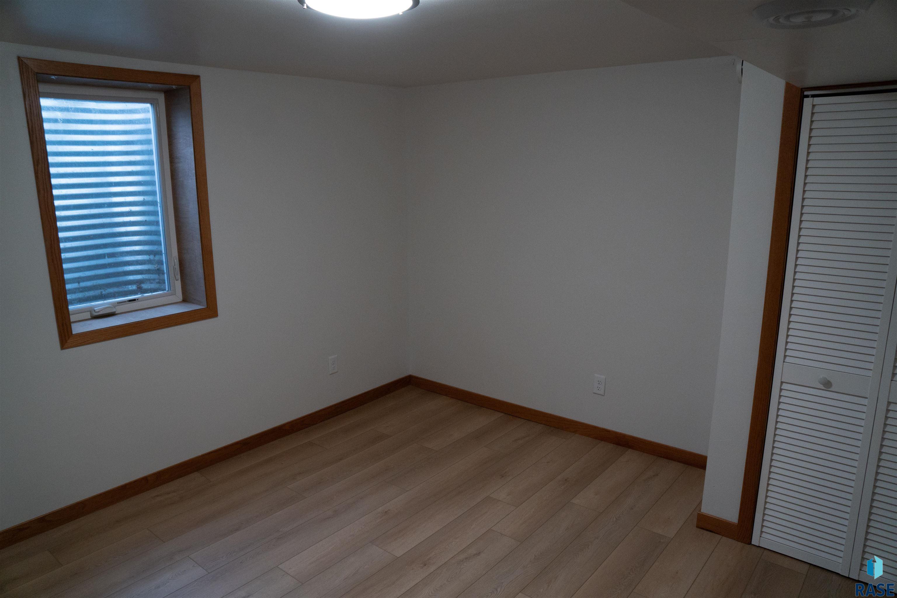 Sioux Falls, South Dakota 57105, United States, 5 Bedrooms Bedrooms, ,2 BathroomsBathrooms,Residential,Active,155550